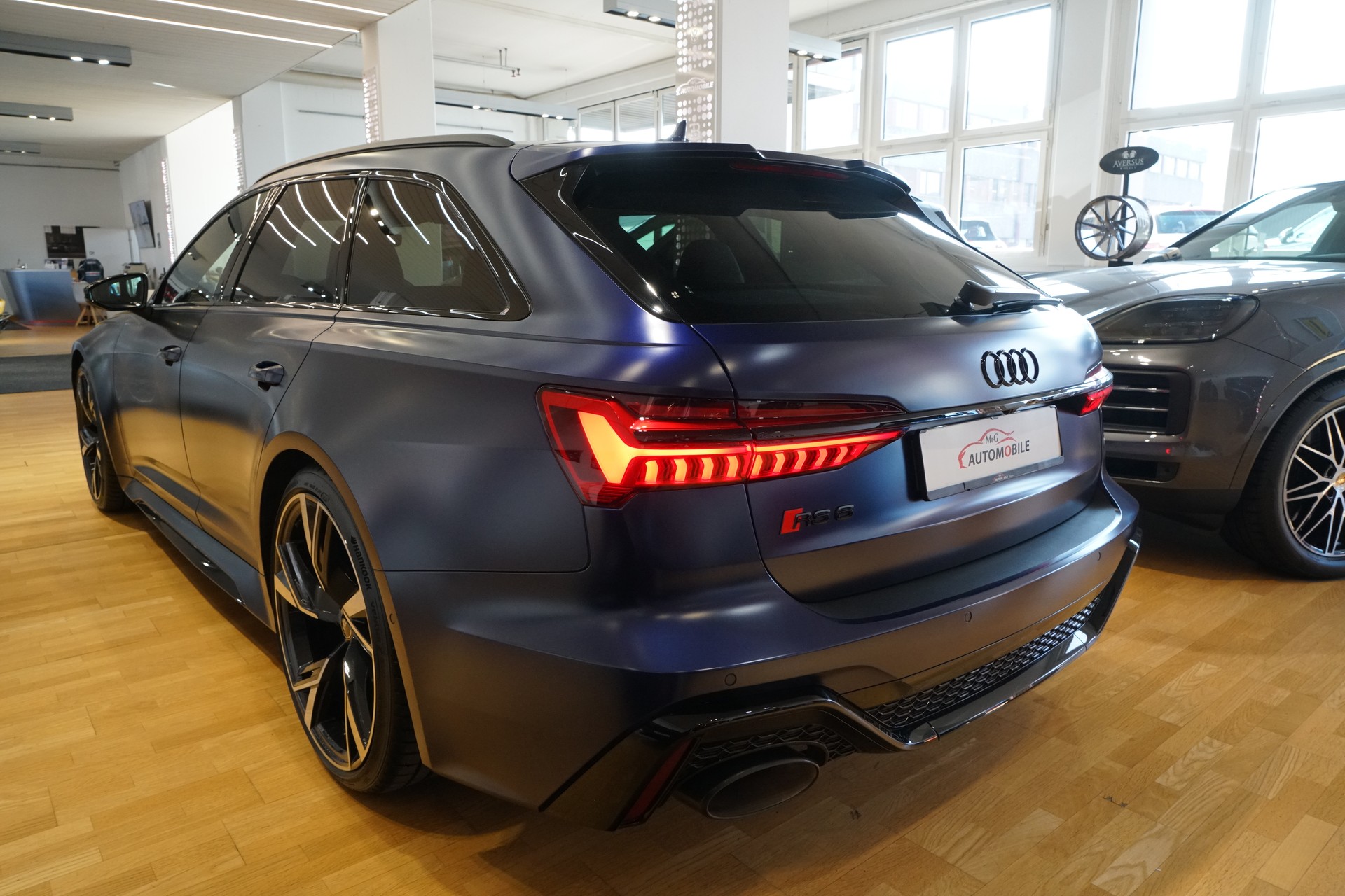 AUDI RS6 Avant 4.0 TFSI V8 quattro Matteffekt Audi exclusive-showroom-element-3
