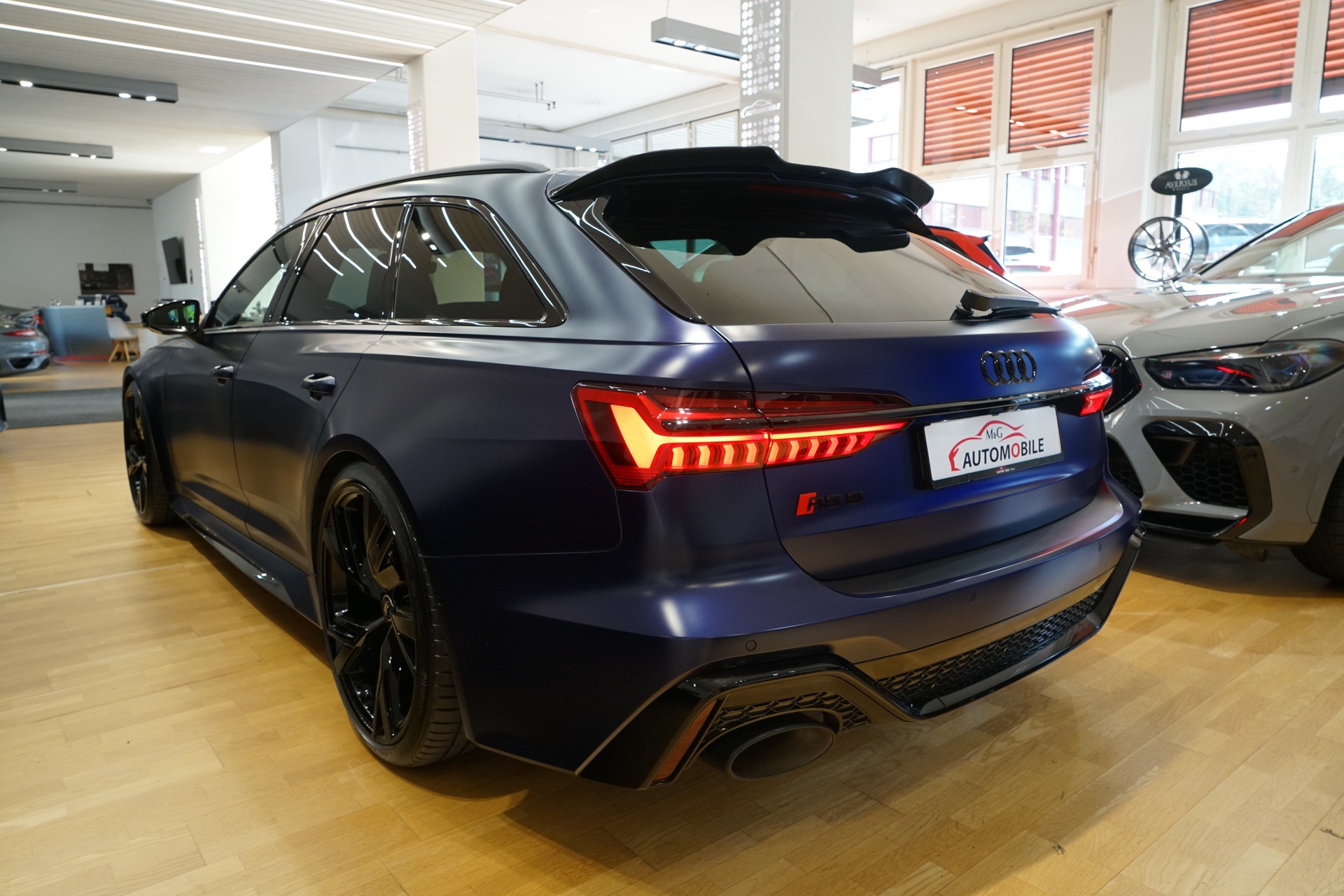 AUDI RS6 Avant 4.0 TFSI V8 quattro Matteffekt Audi exclusive-showroom-element-3