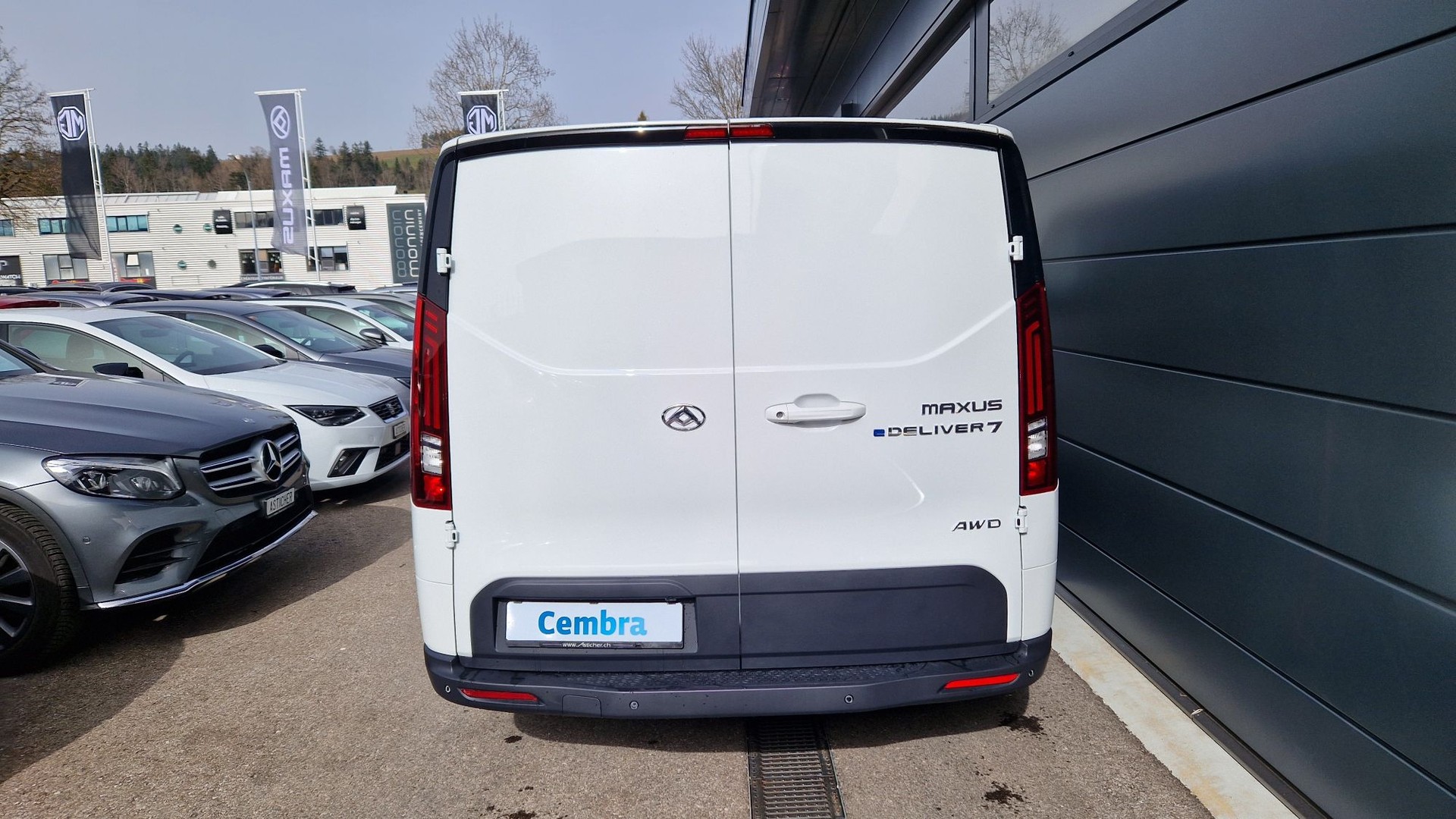 MAXUS eDeliver 7 L2 4WD 88 KWh-image-4