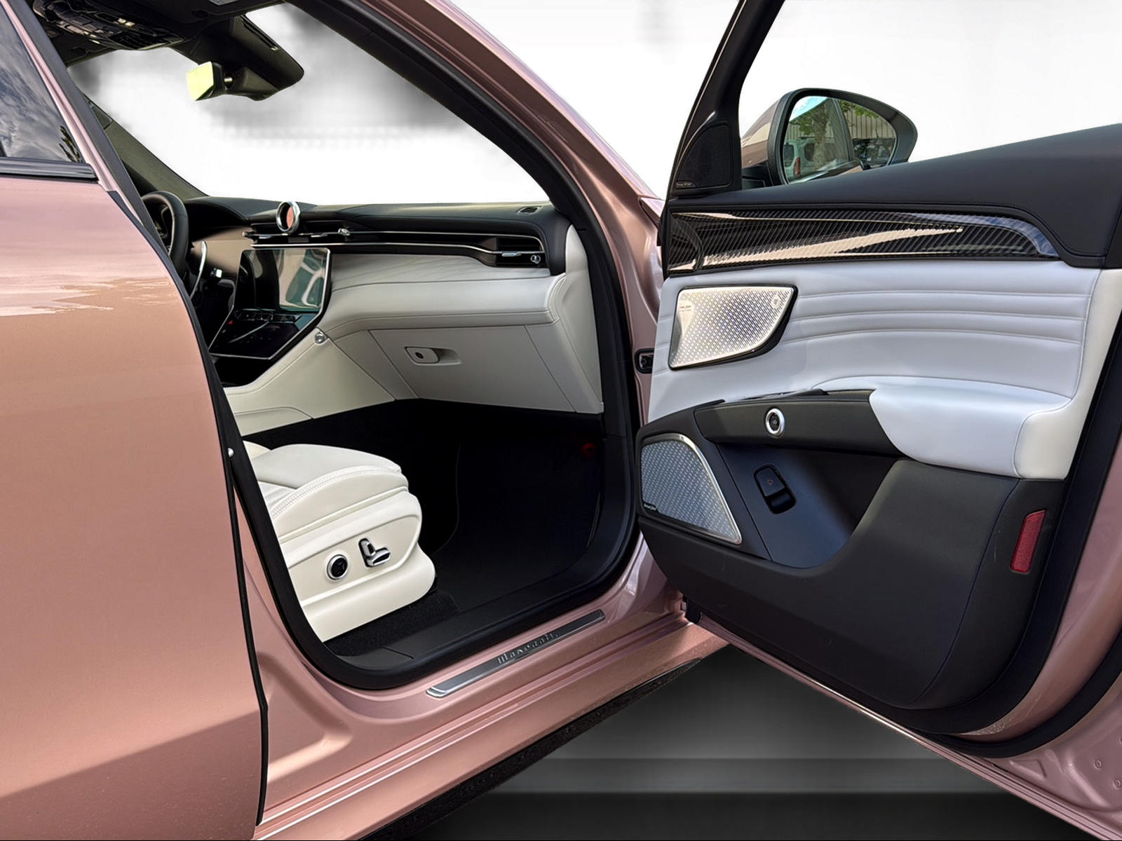MASERATI Grecale 2.0 MHEV Modena ROSE GOLD FUORISERIE-image-13