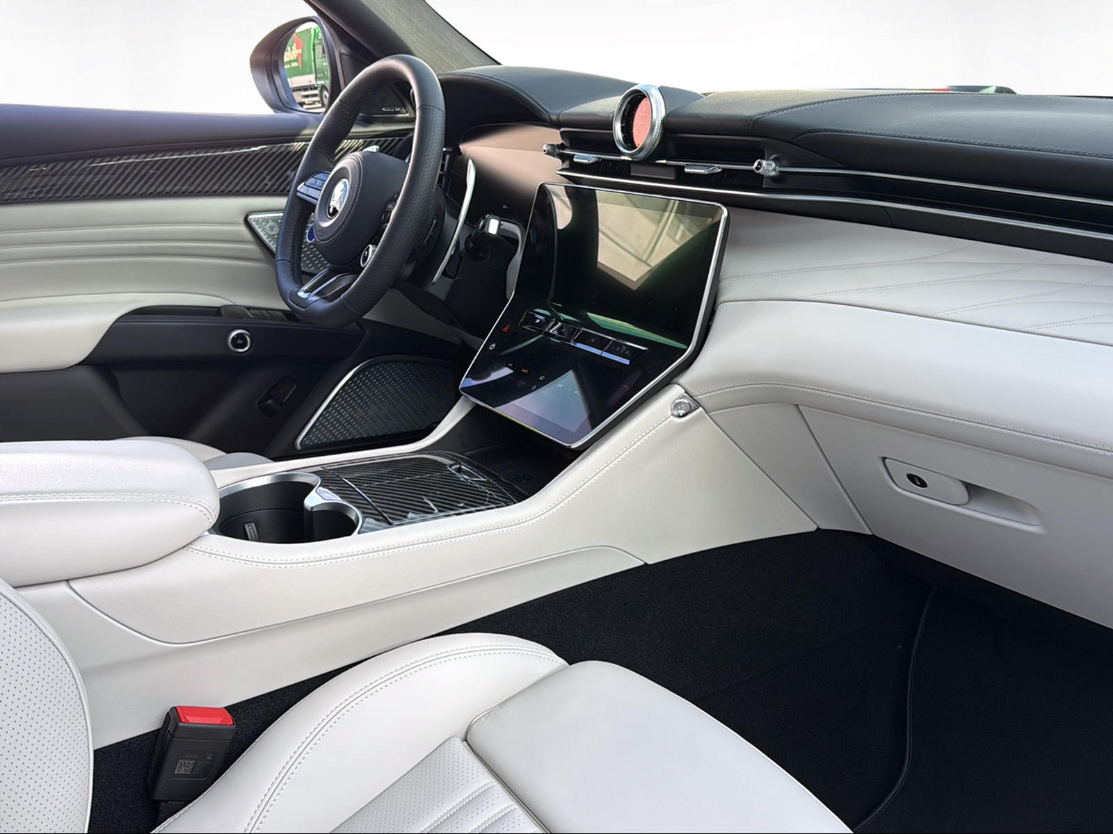 MASERATI Grecale 2.0 MHEV Modena ROSE GOLD FUORISERIE-image-1