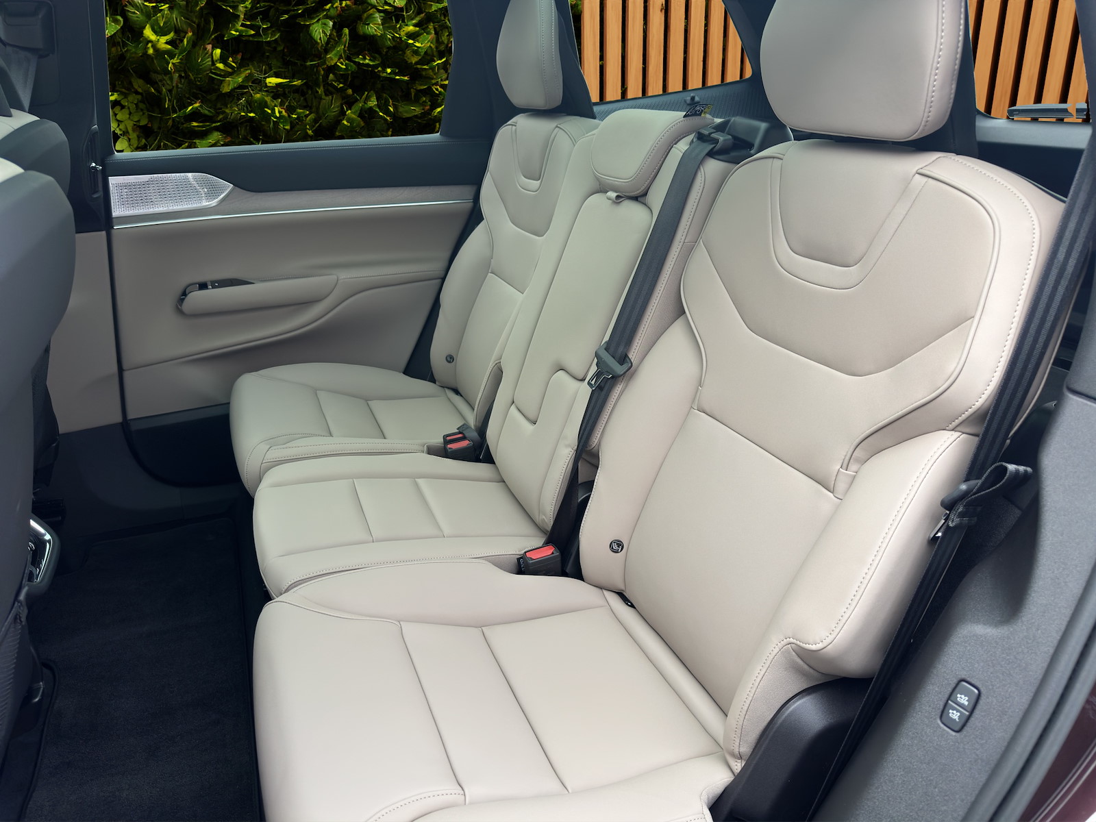 VOLVO EX 90 Twin Ultra AWD-image-15