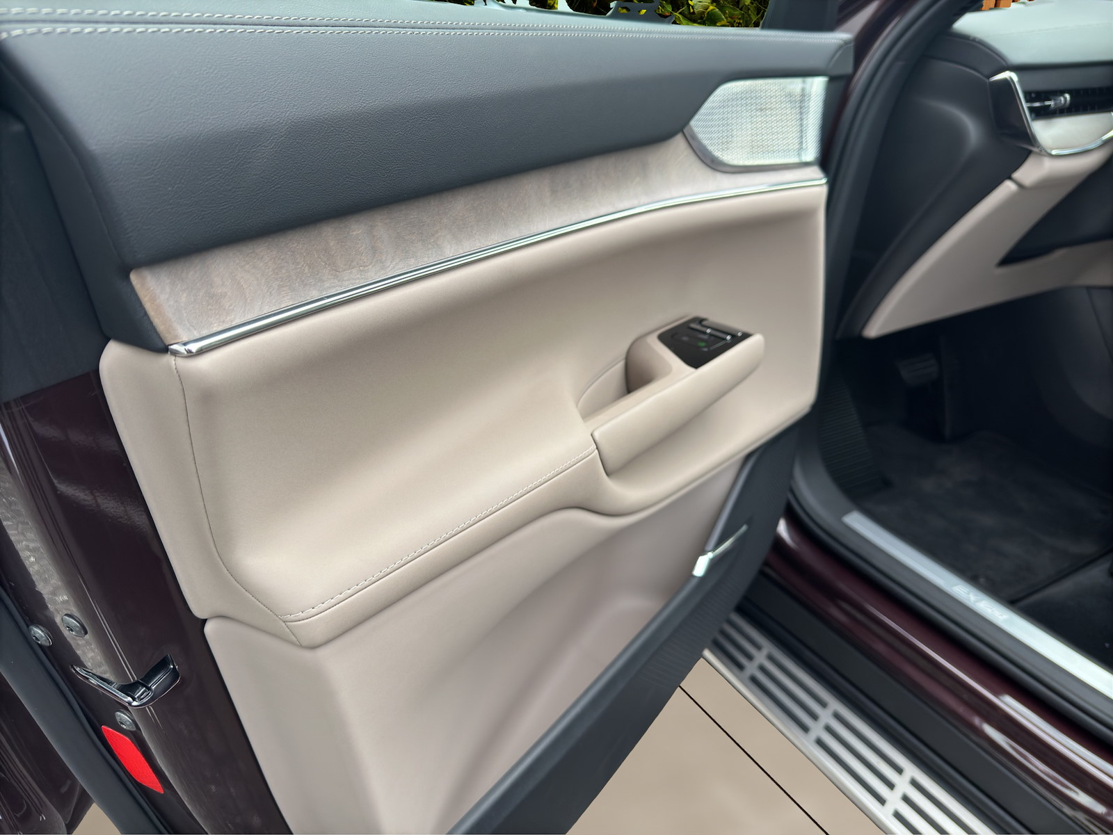 VOLVO EX 90 Twin Ultra AWD-image-14