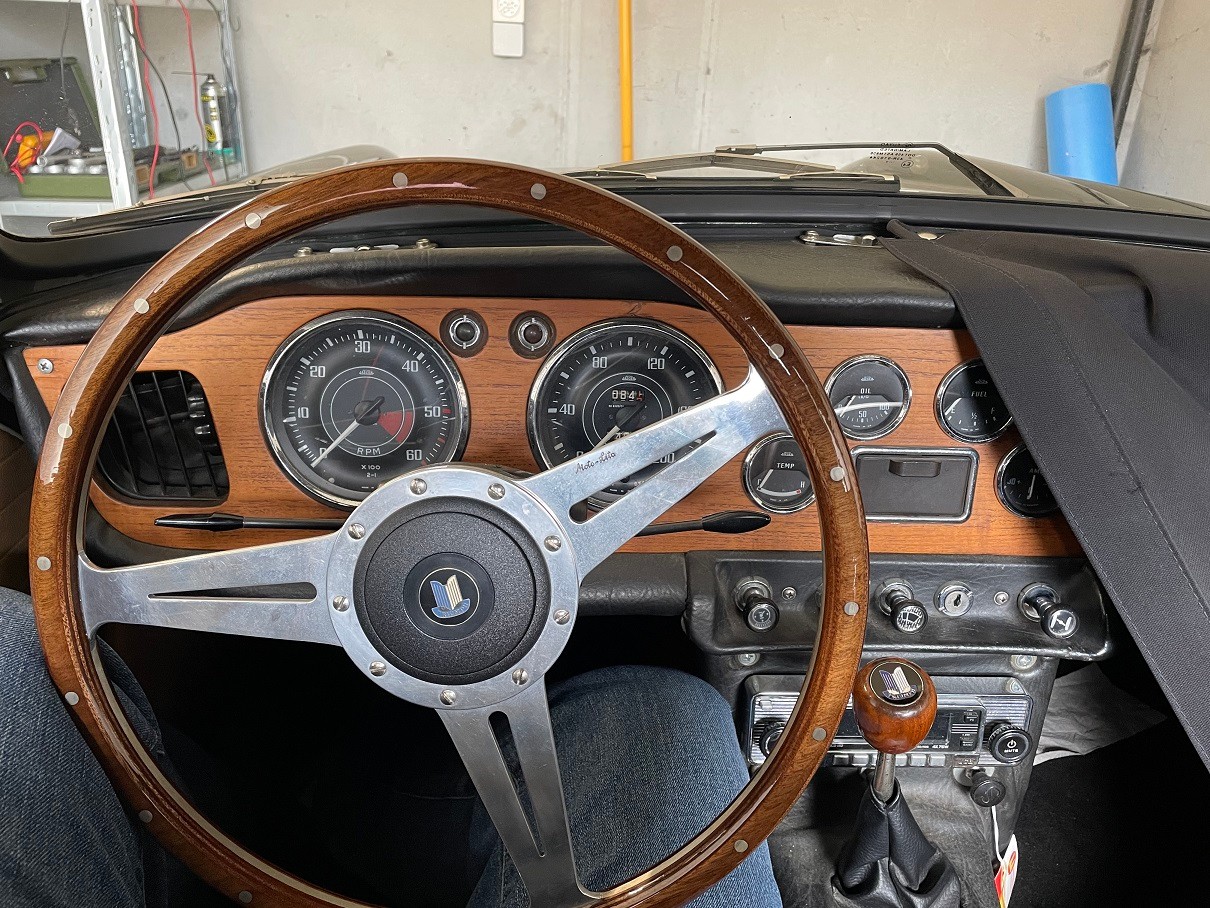 TRIUMPH TR4A-image-5