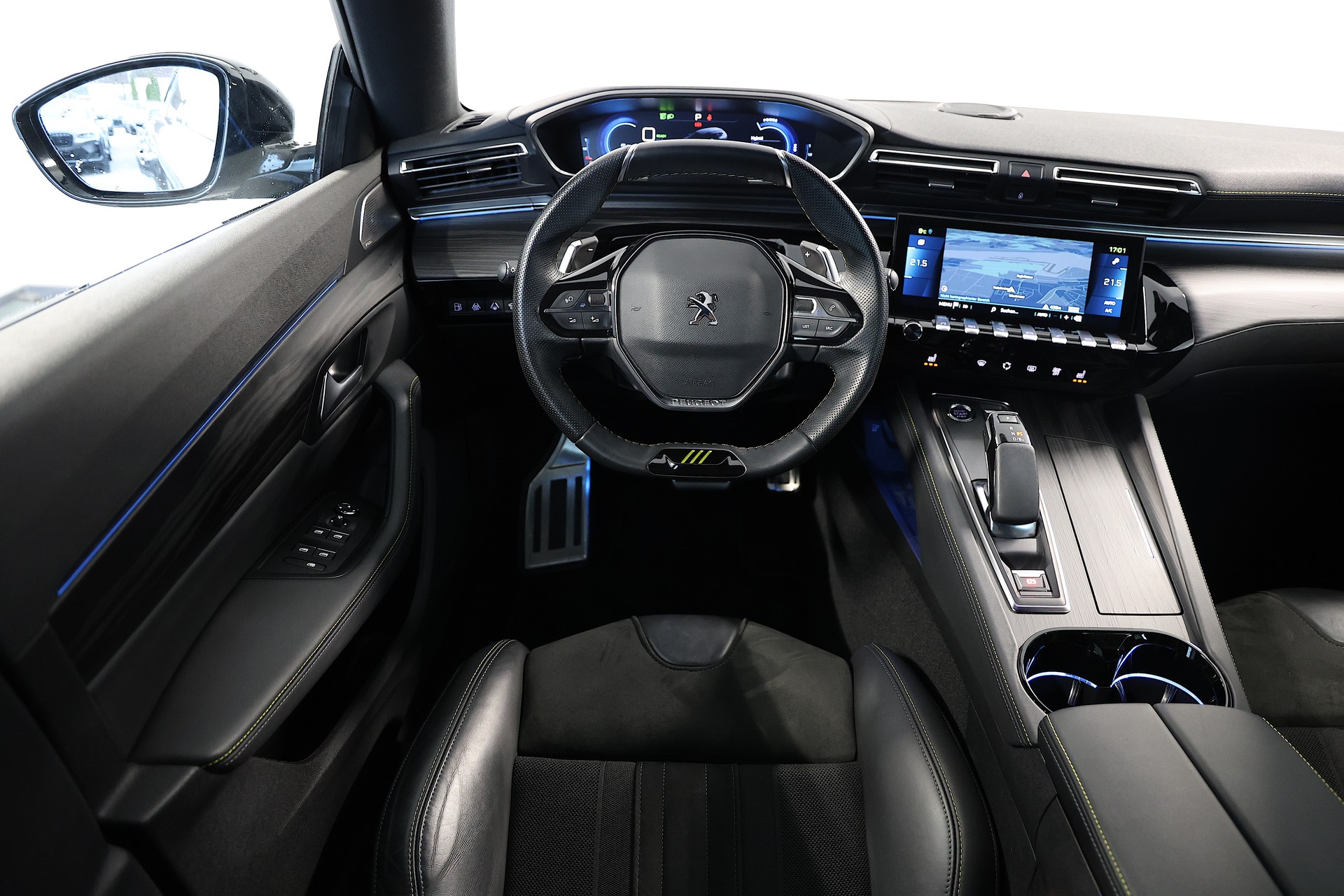PEUGEOT 508 SW Hybrid4 360 e Sport Engineered-image-9