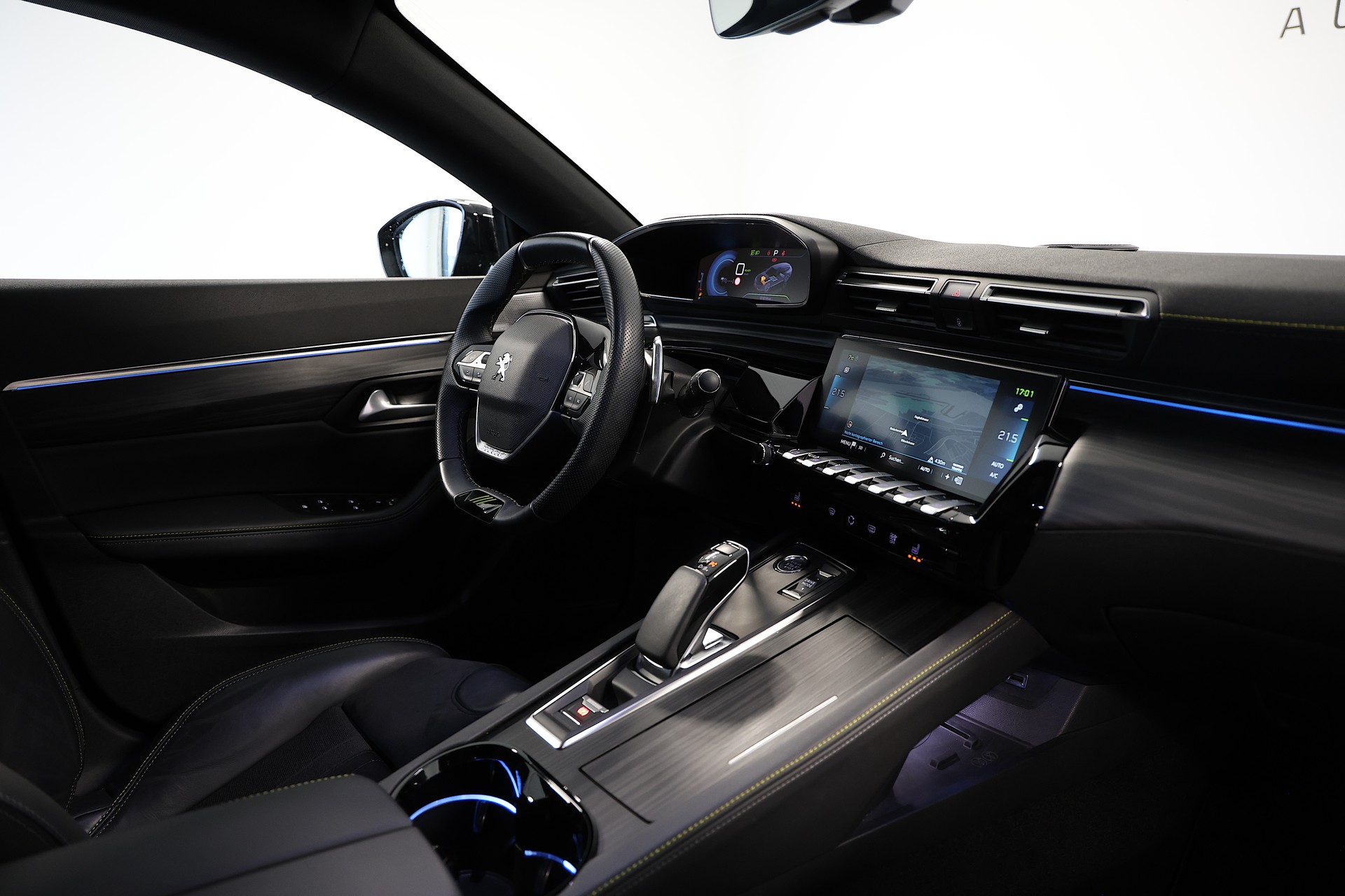 PEUGEOT 508 SW Hybrid4 360 e Sport Engineered-image-12