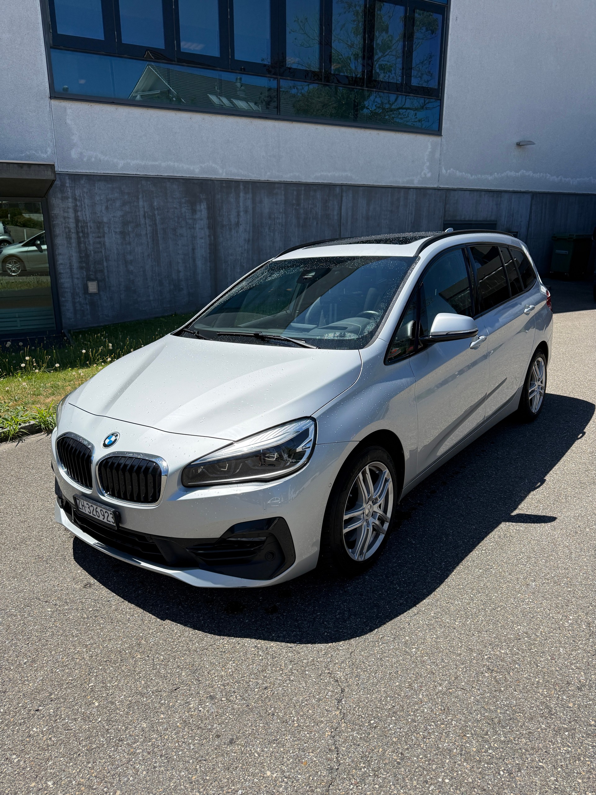 BMW 218d xDrive Gran Tourer Steptronic-image-2