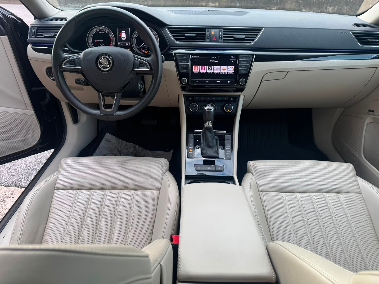 SKODA Superb Combi 2.0 TSI L&K DSG 4x4-image-6