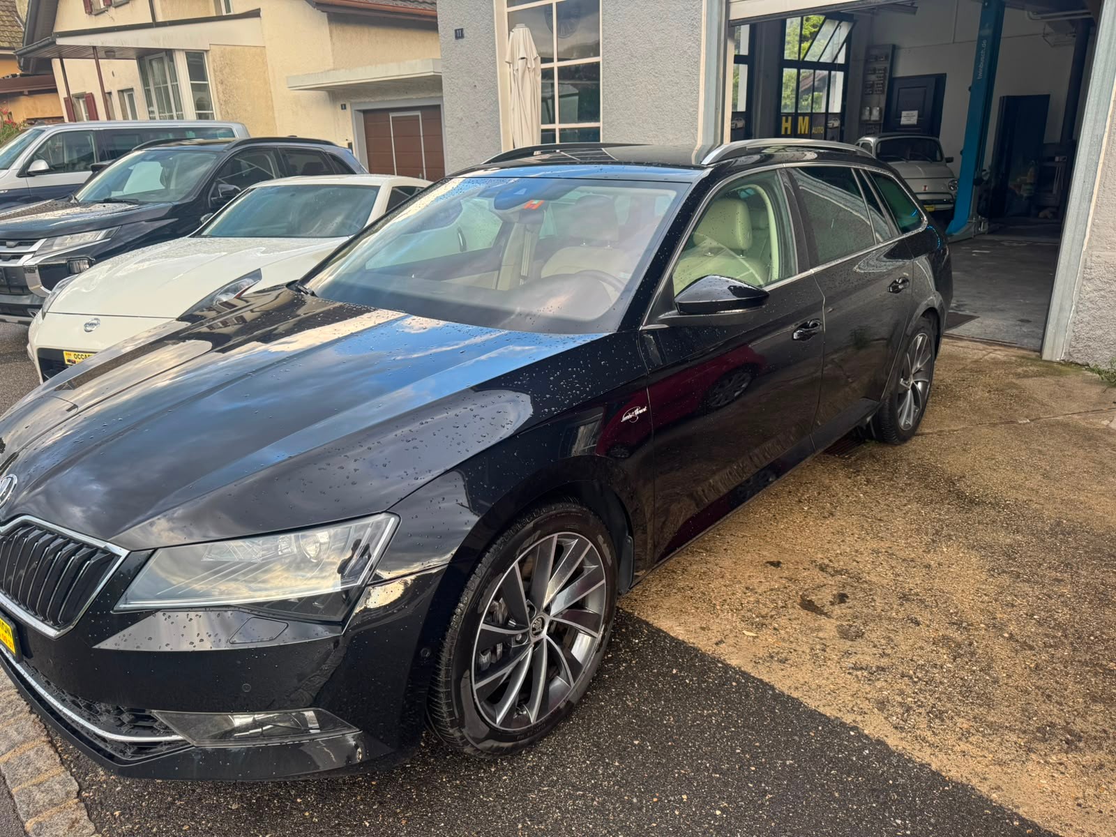 SKODA Superb Combi 2.0 TSI L&K DSG 4x4-image-3