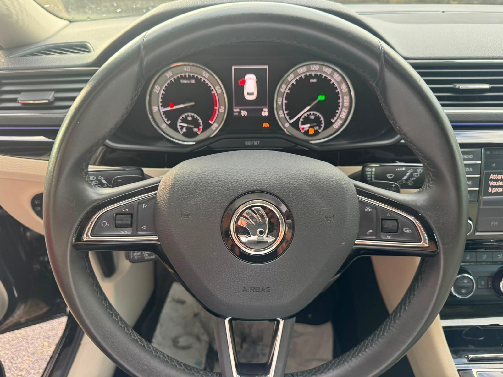 SKODA Superb Combi 2.0 TSI L&K DSG 4x4-image-9