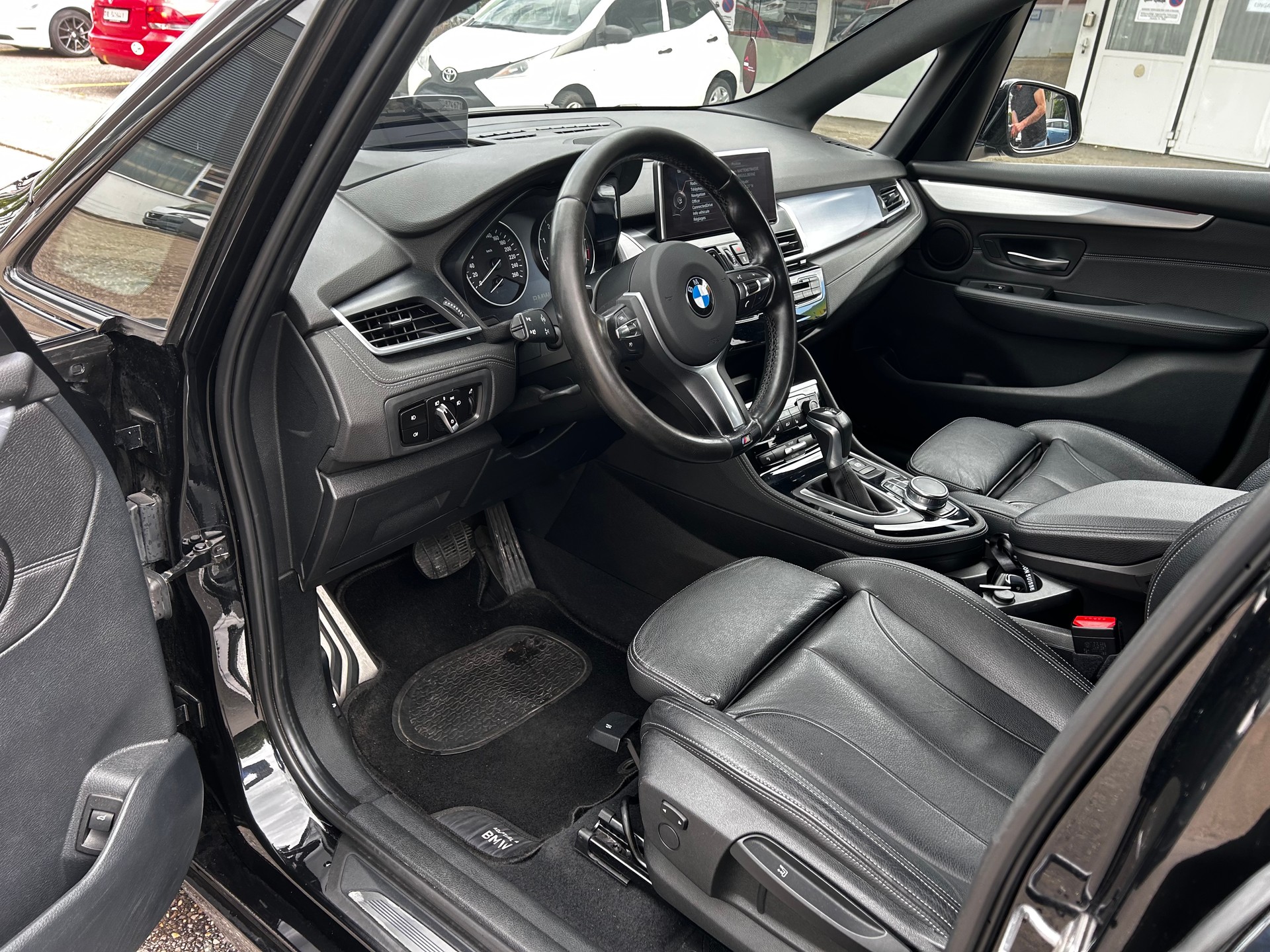 BMW 220d xDrive Active Tourer Steptronic-image-9