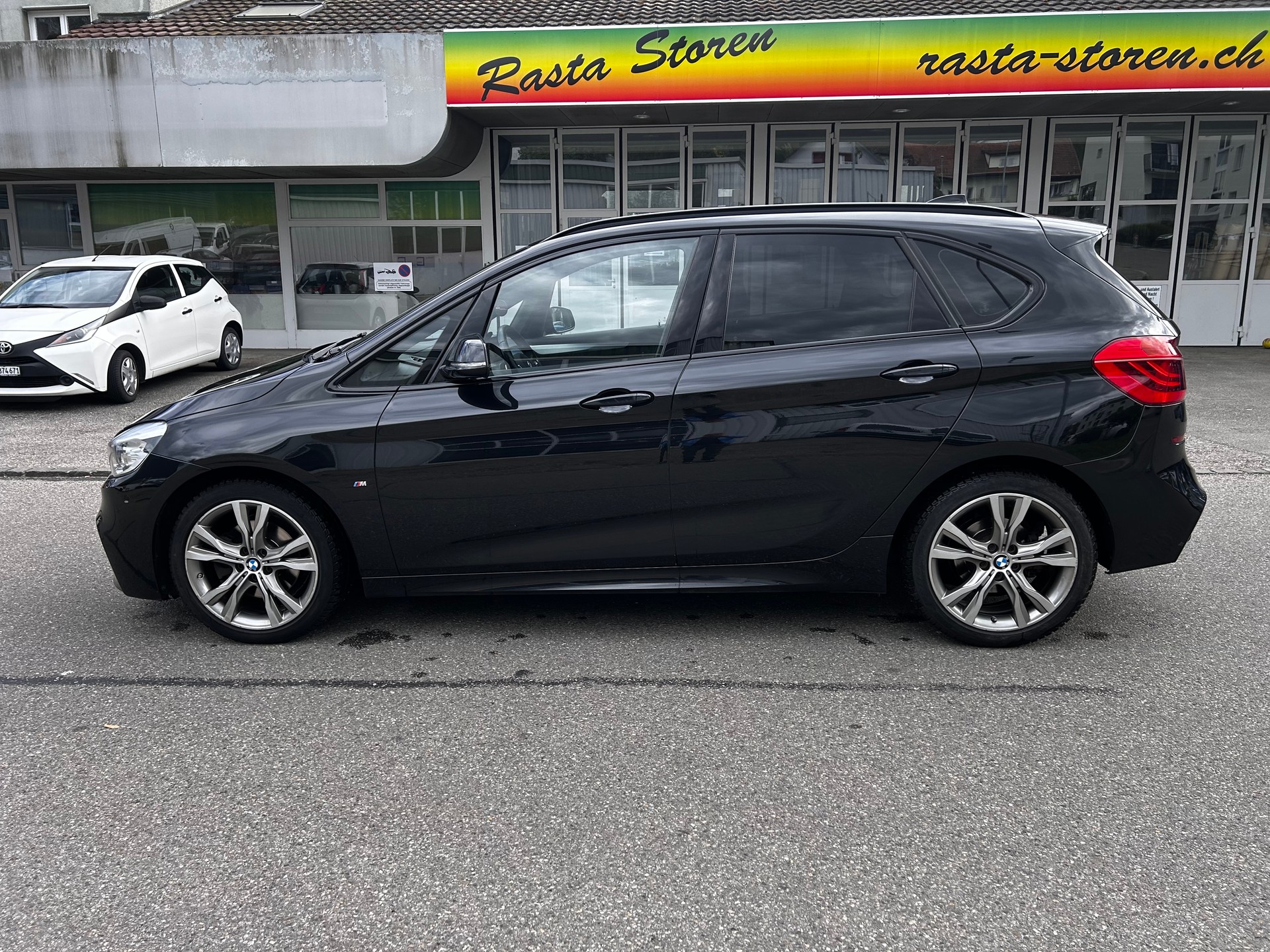 BMW 220d xDrive Active Tourer Steptronic-image-6