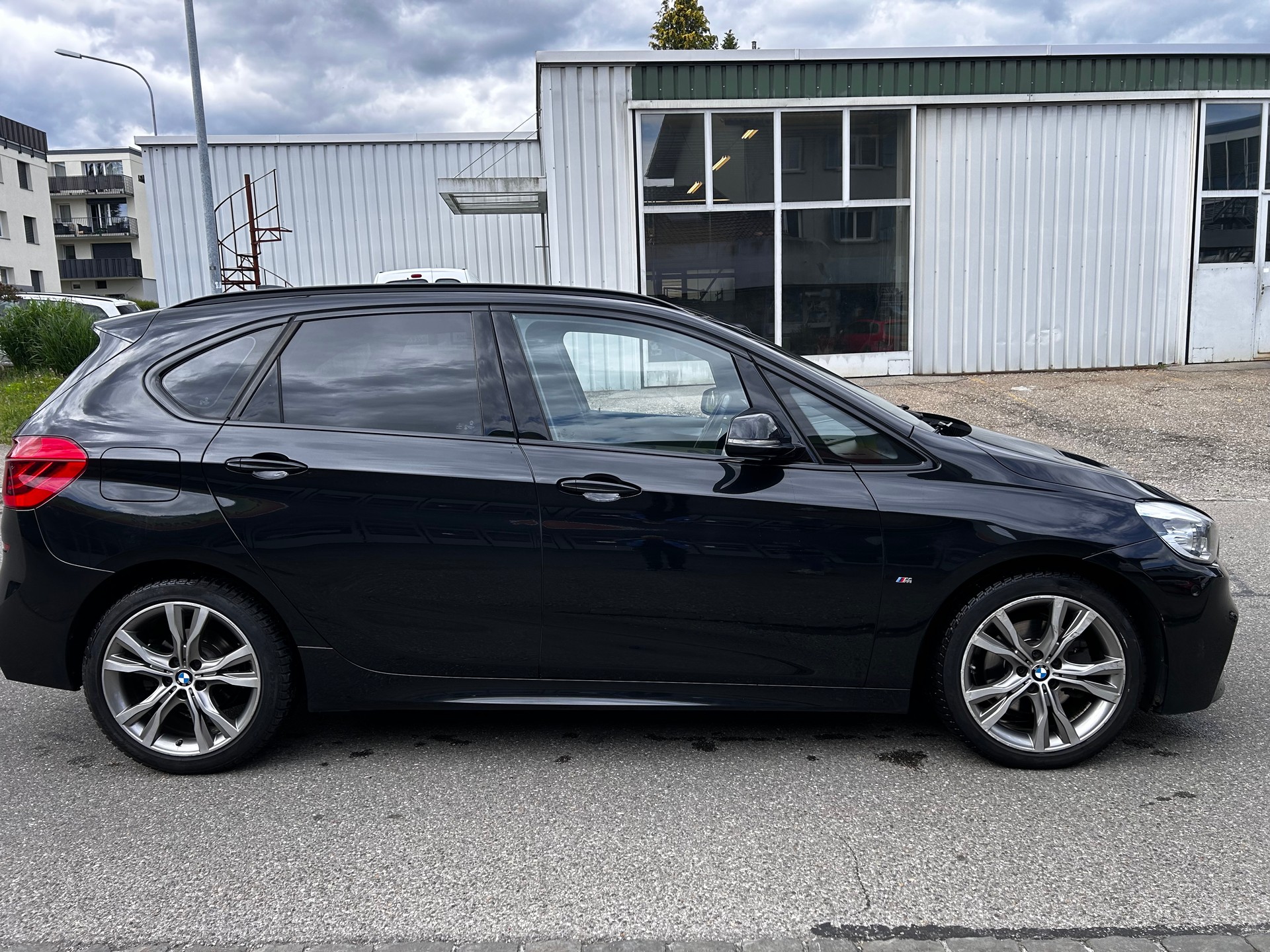 BMW 220d xDrive Active Tourer Steptronic-image-3