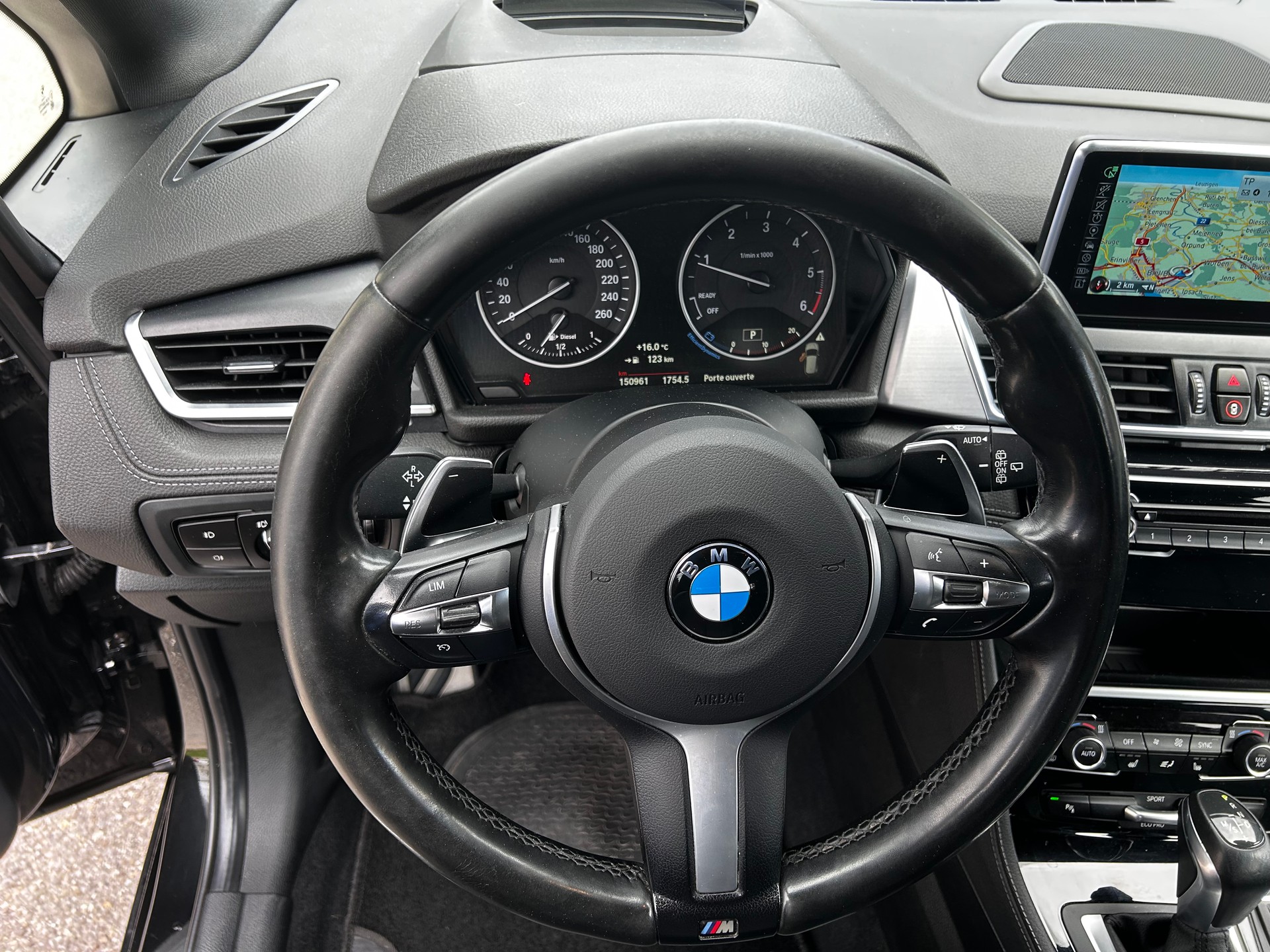 BMW 220d xDrive Active Tourer Steptronic-image-13