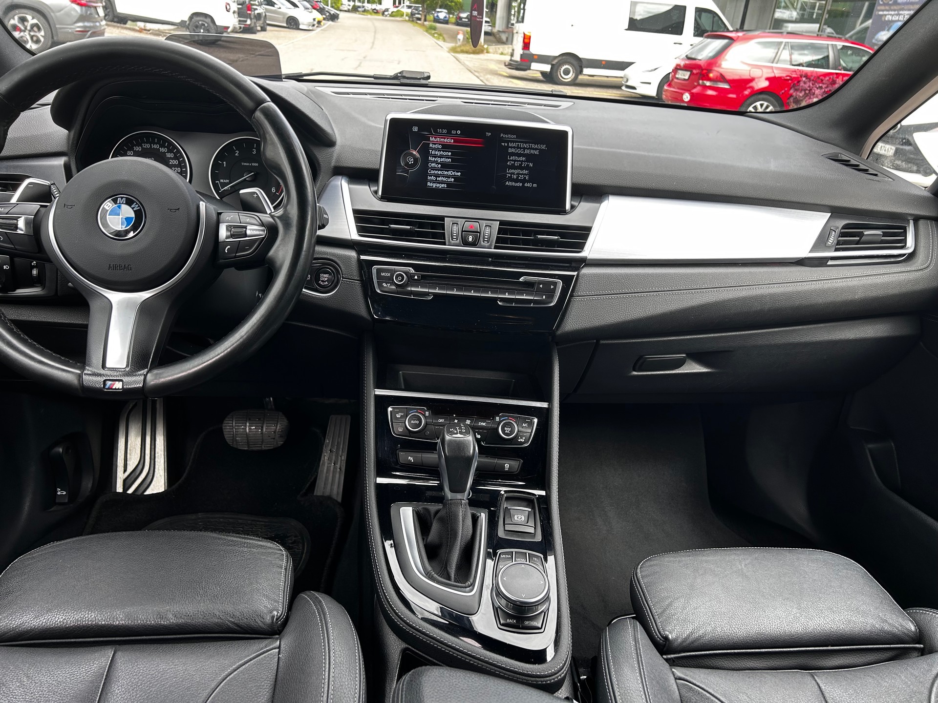 BMW 220d xDrive Active Tourer Steptronic-image-10