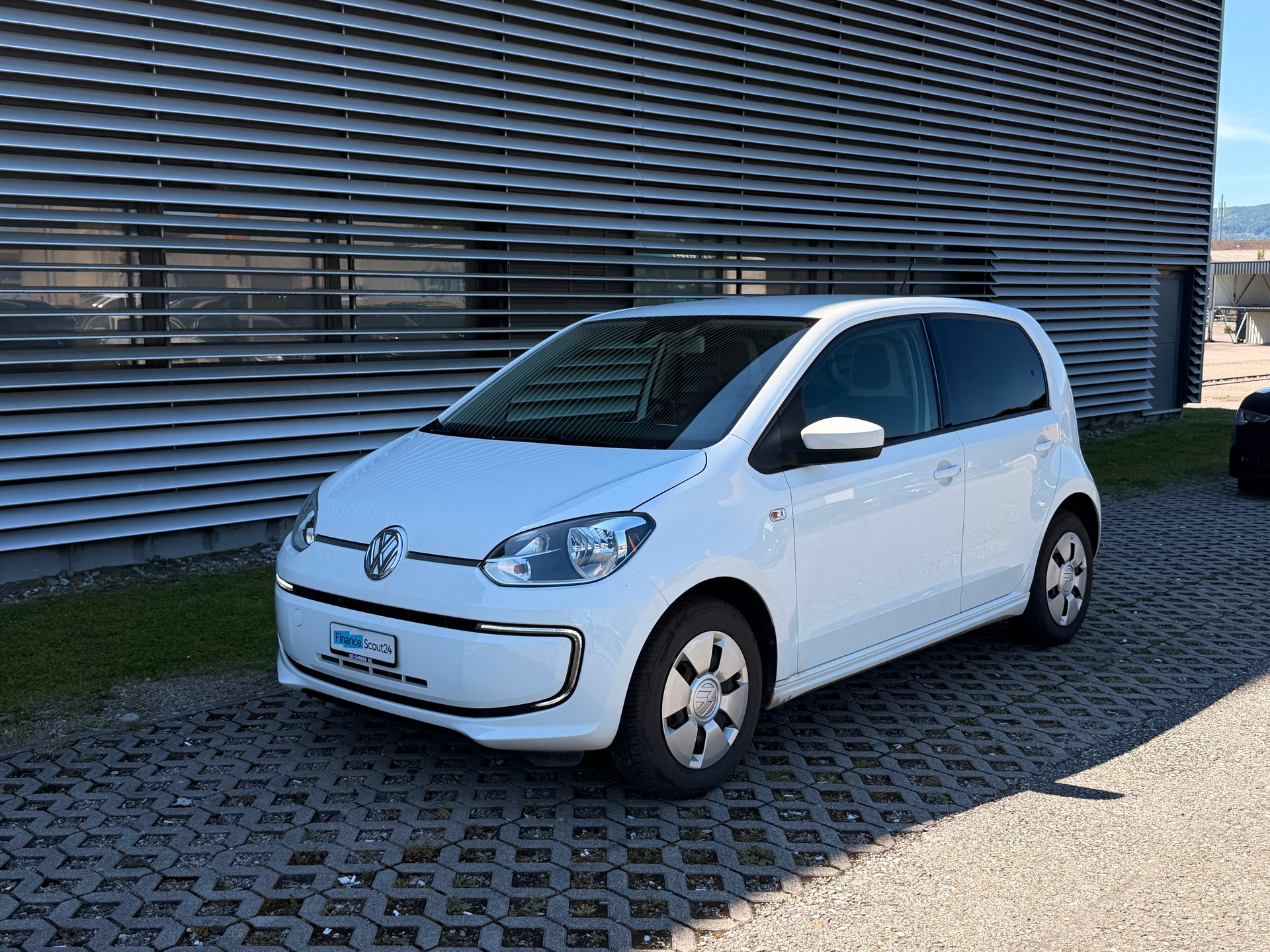 VW e-Up-image-2