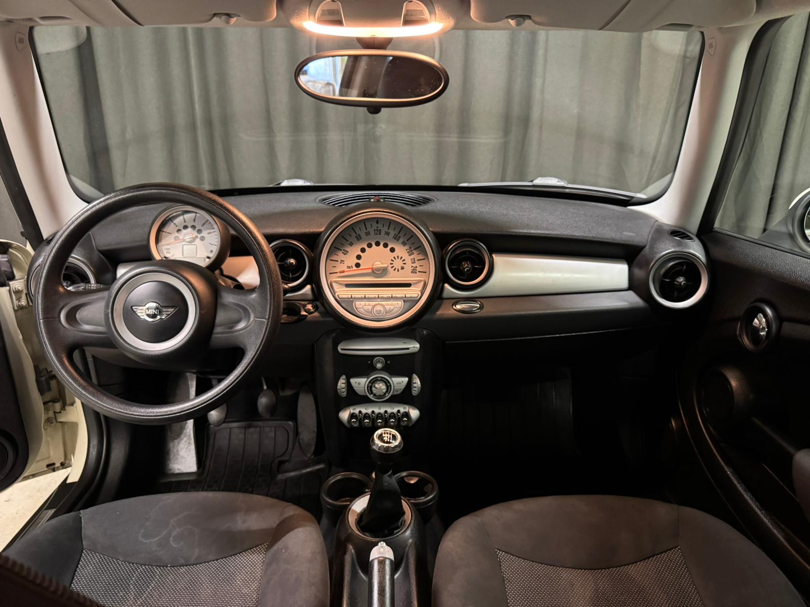 MINI COOPER-image-9