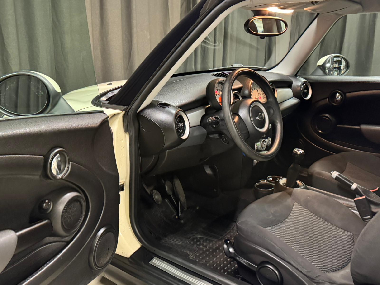 MINI COOPER-image-11