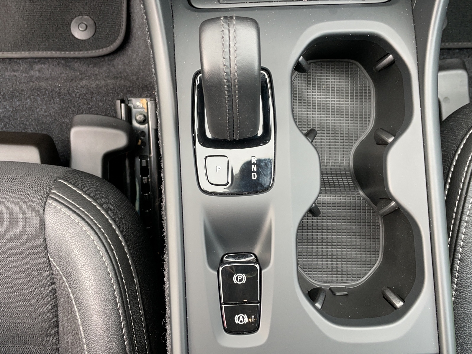 VOLVO XC40 2.0 D3 Momentum-image-8