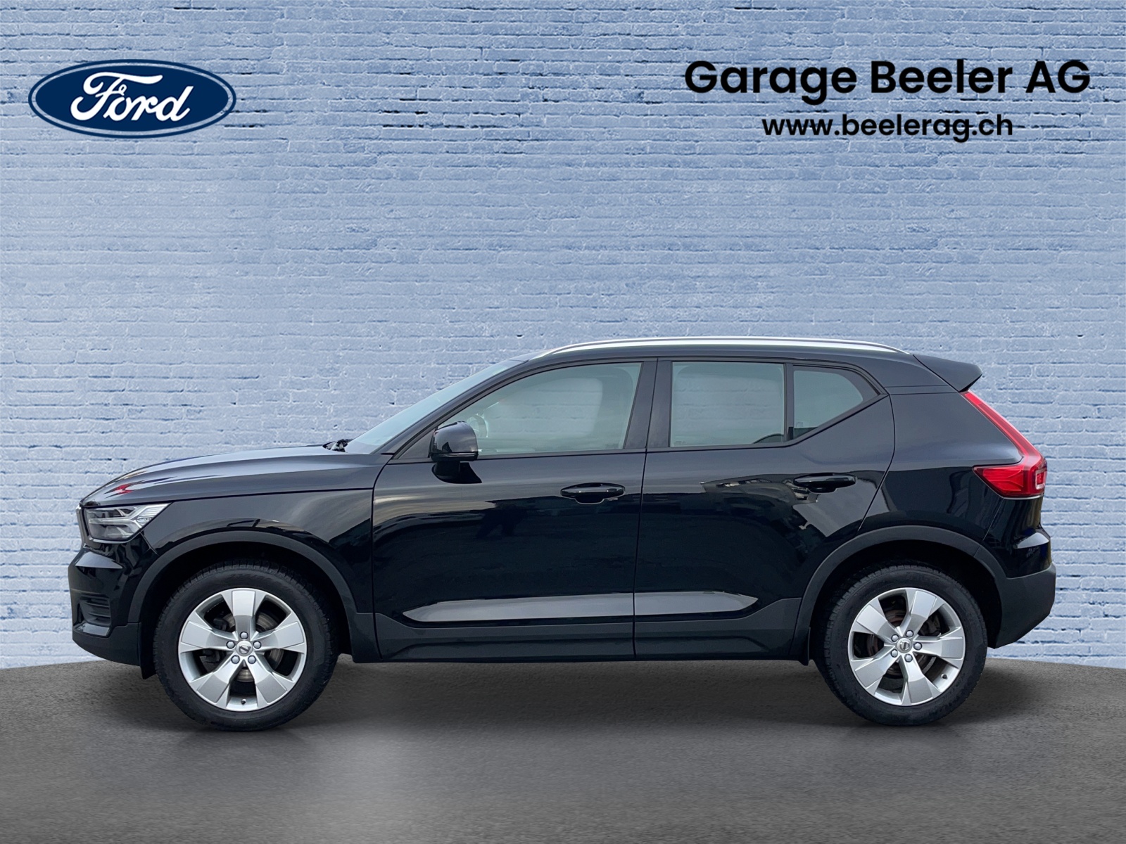 VOLVO XC40 2.0 D3 Momentum-showroom-element-2