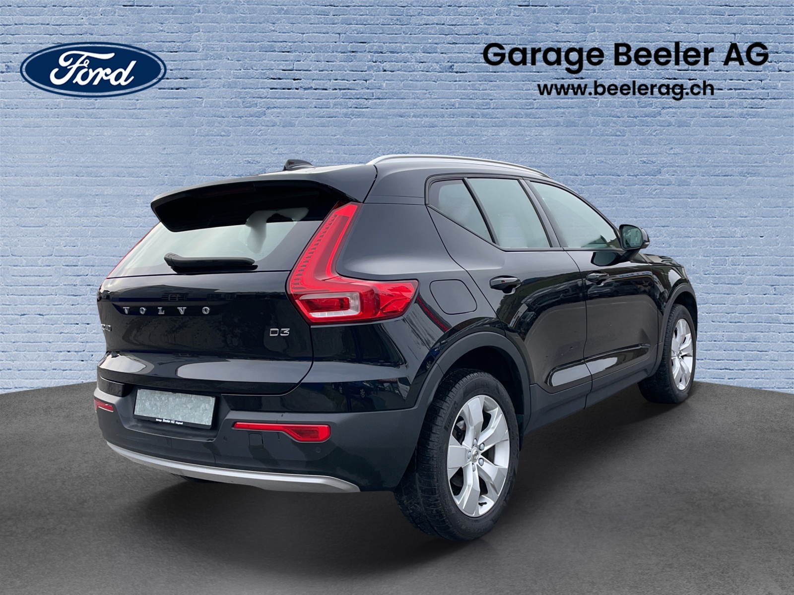 VOLVO XC40 2.0 D3 Momentum-showroom-element-3