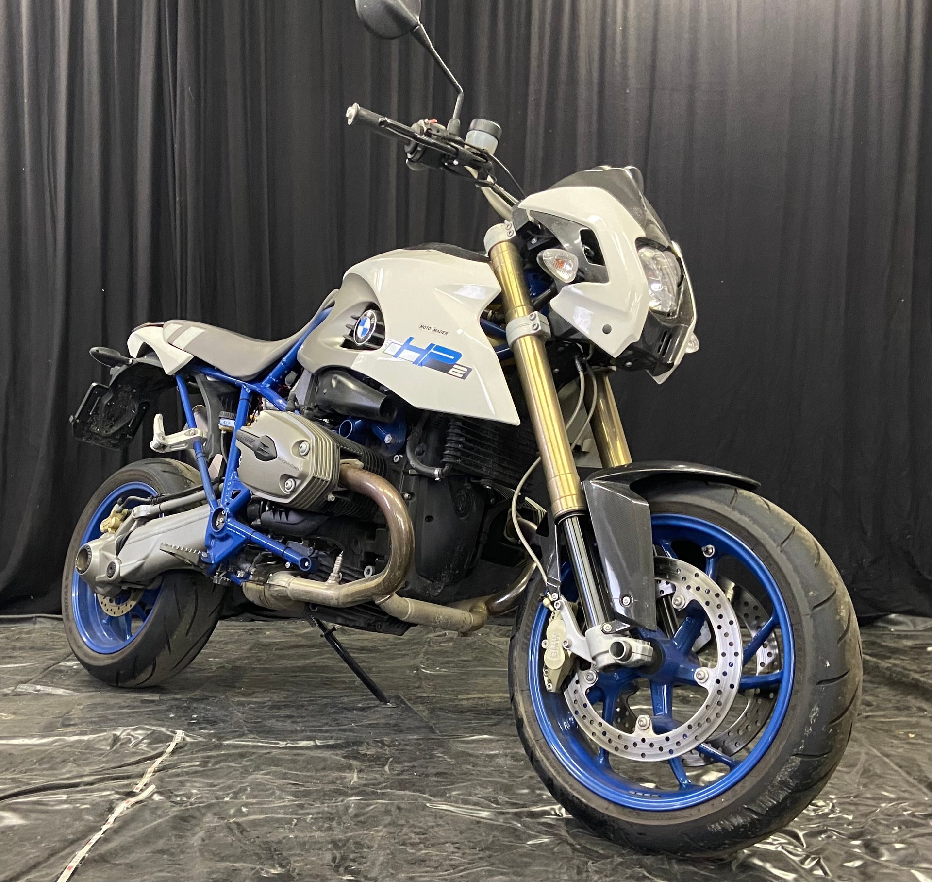 BMW HP2 Megamoto 1200-image-4