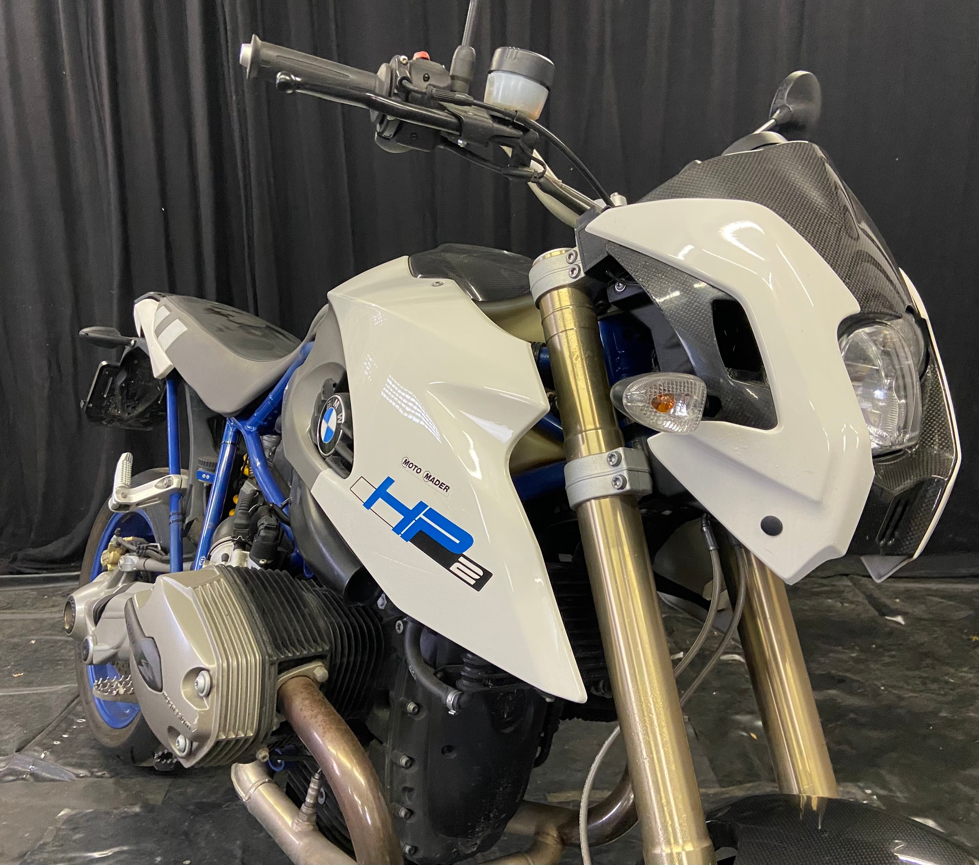 BMW HP2 Megamoto 1200-image-5