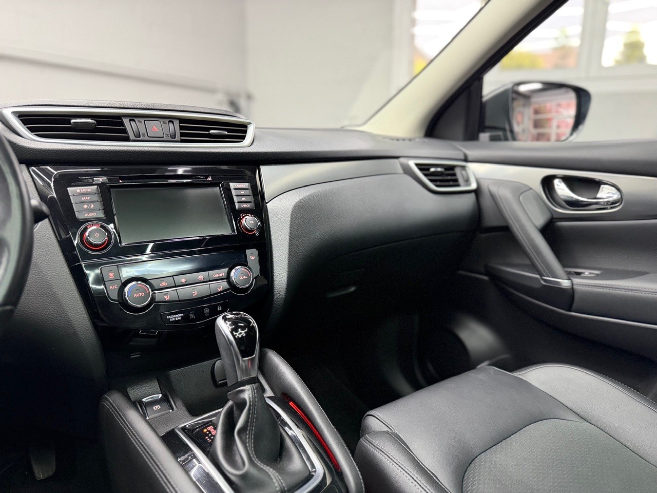 NISSAN Qashqai 1.7 dCi tekna Xtronic ALL-MODE 4x4 | 360° Kamera | Panoramadach | Leder-image-18