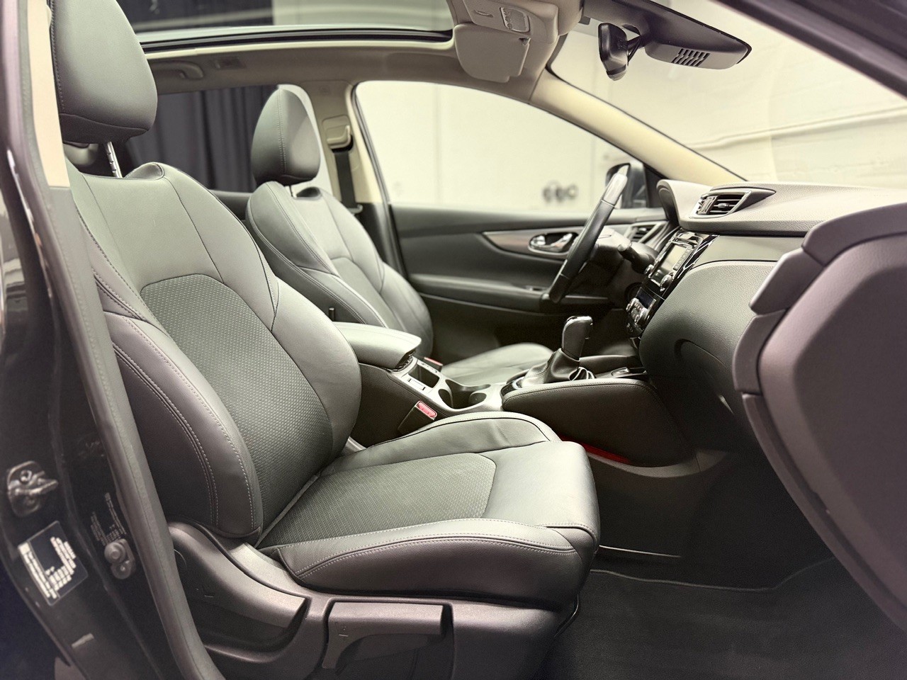 NISSAN Qashqai 1.7 dCi tekna Xtronic ALL-MODE 4x4 | 360° Kamera | Panoramadach | Leder-image-24