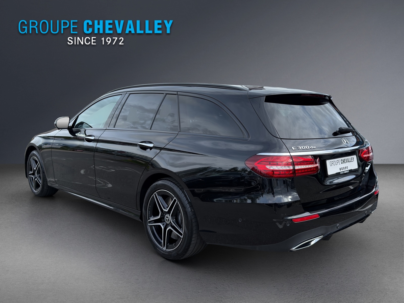 MERCEDES-BENZ E 300 de T 4Matic AMG Line 9G-Tronic-showroom-element-3
