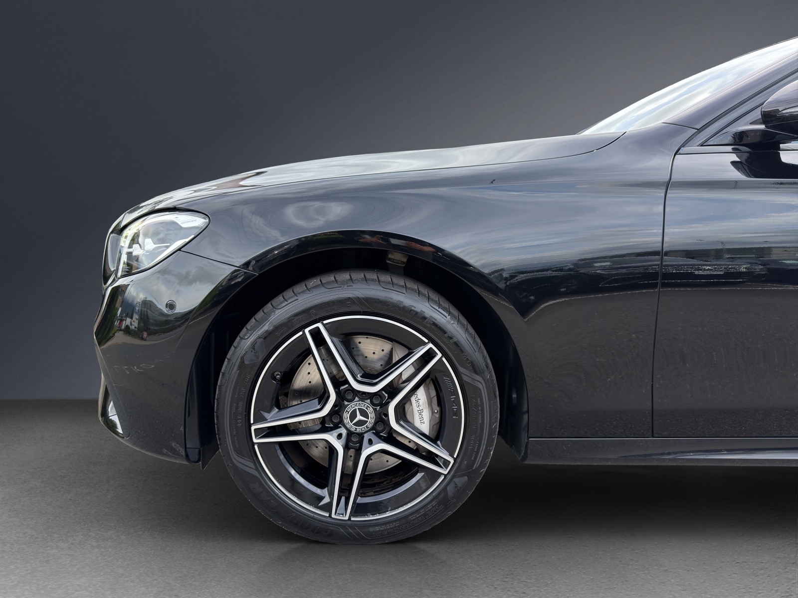 MERCEDES-BENZ E 300 de T 4Matic AMG Line 9G-Tronic-image-9
