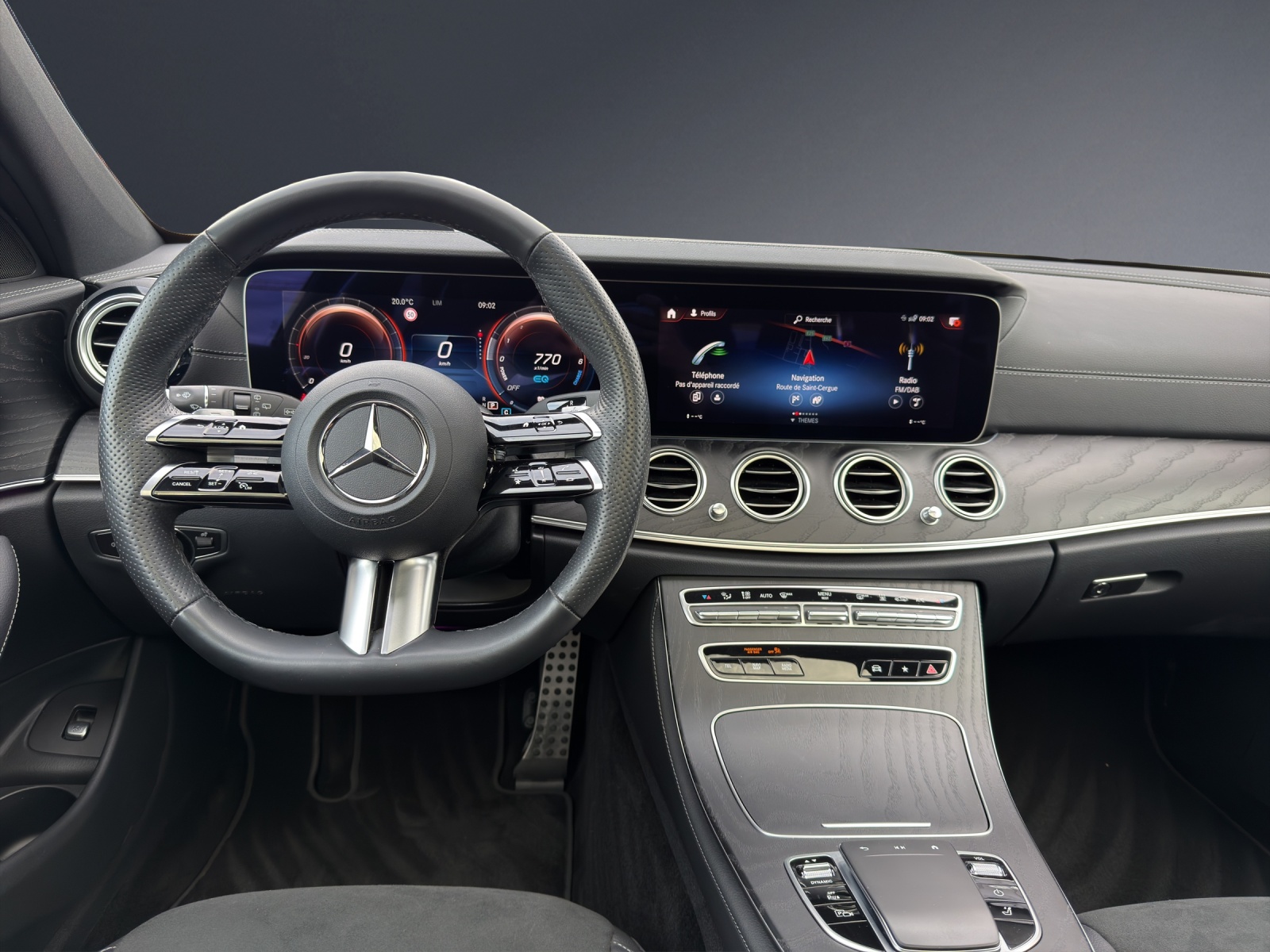 MERCEDES-BENZ E 300 de T 4Matic AMG Line 9G-Tronic-image-7