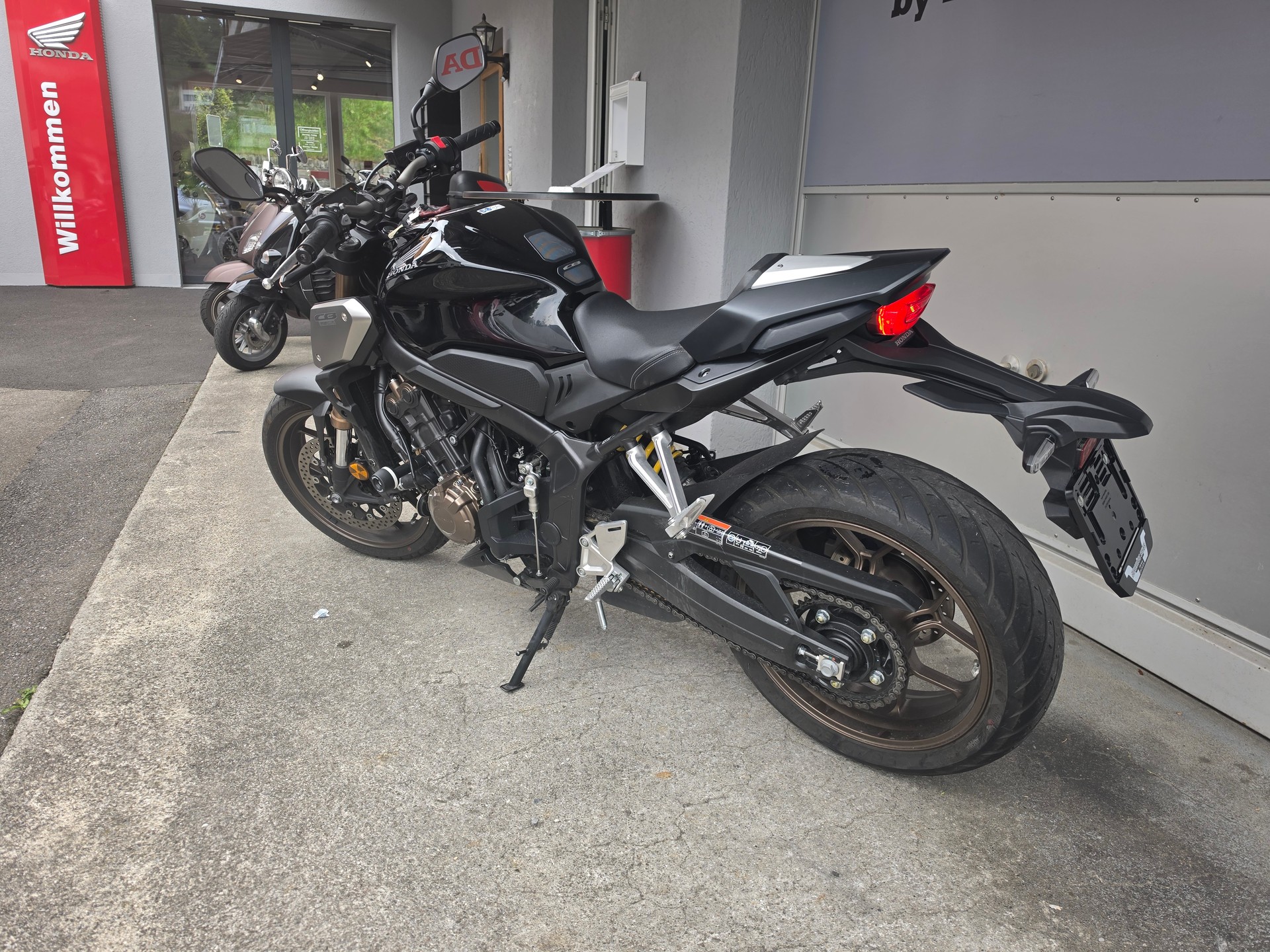 HONDA CB 650 R ABS-image-1