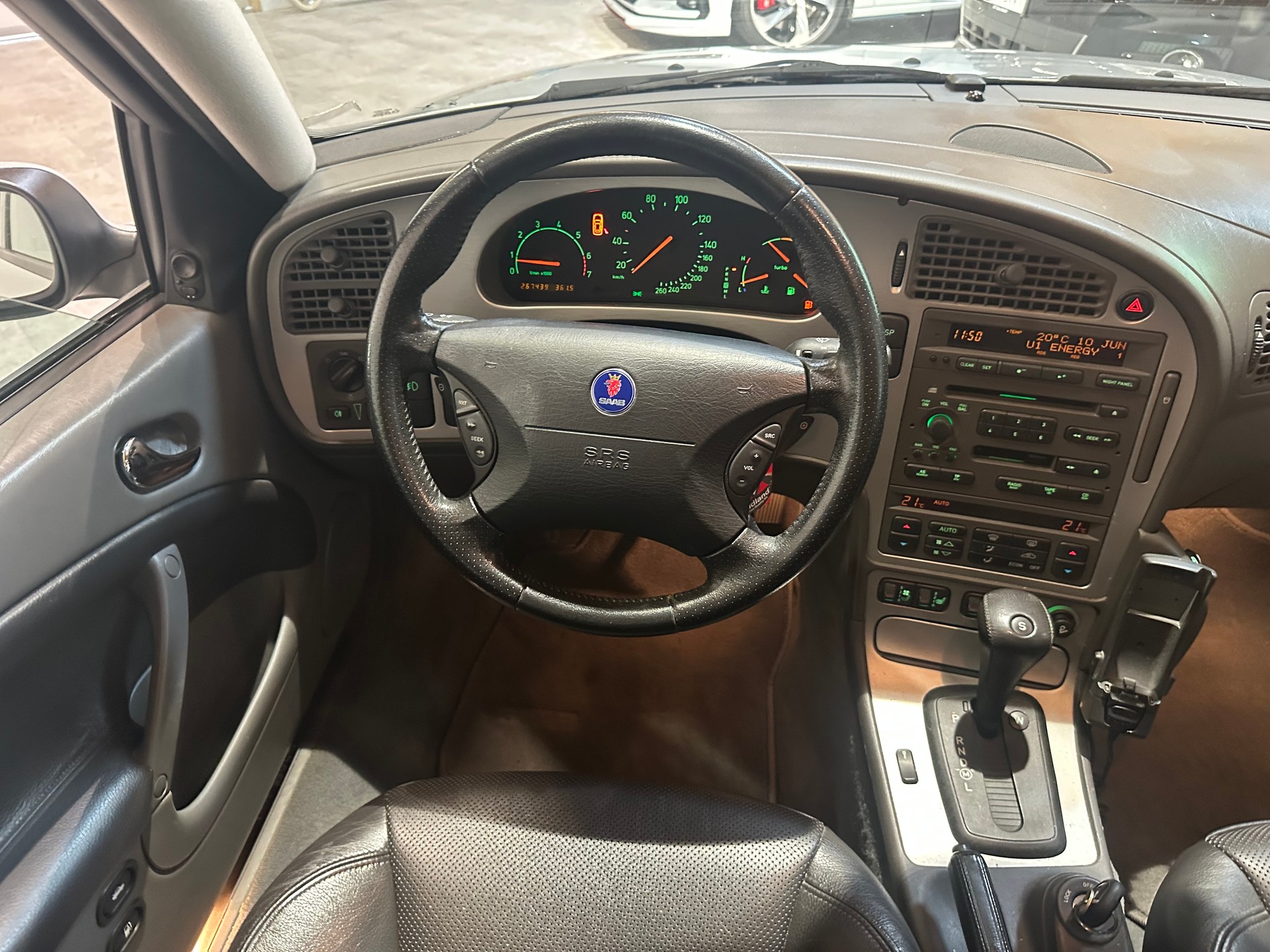 SAAB 9-5 2.3T Aero Aut. / Frisch ab MFK und Service/8 x Aluräder-image-16