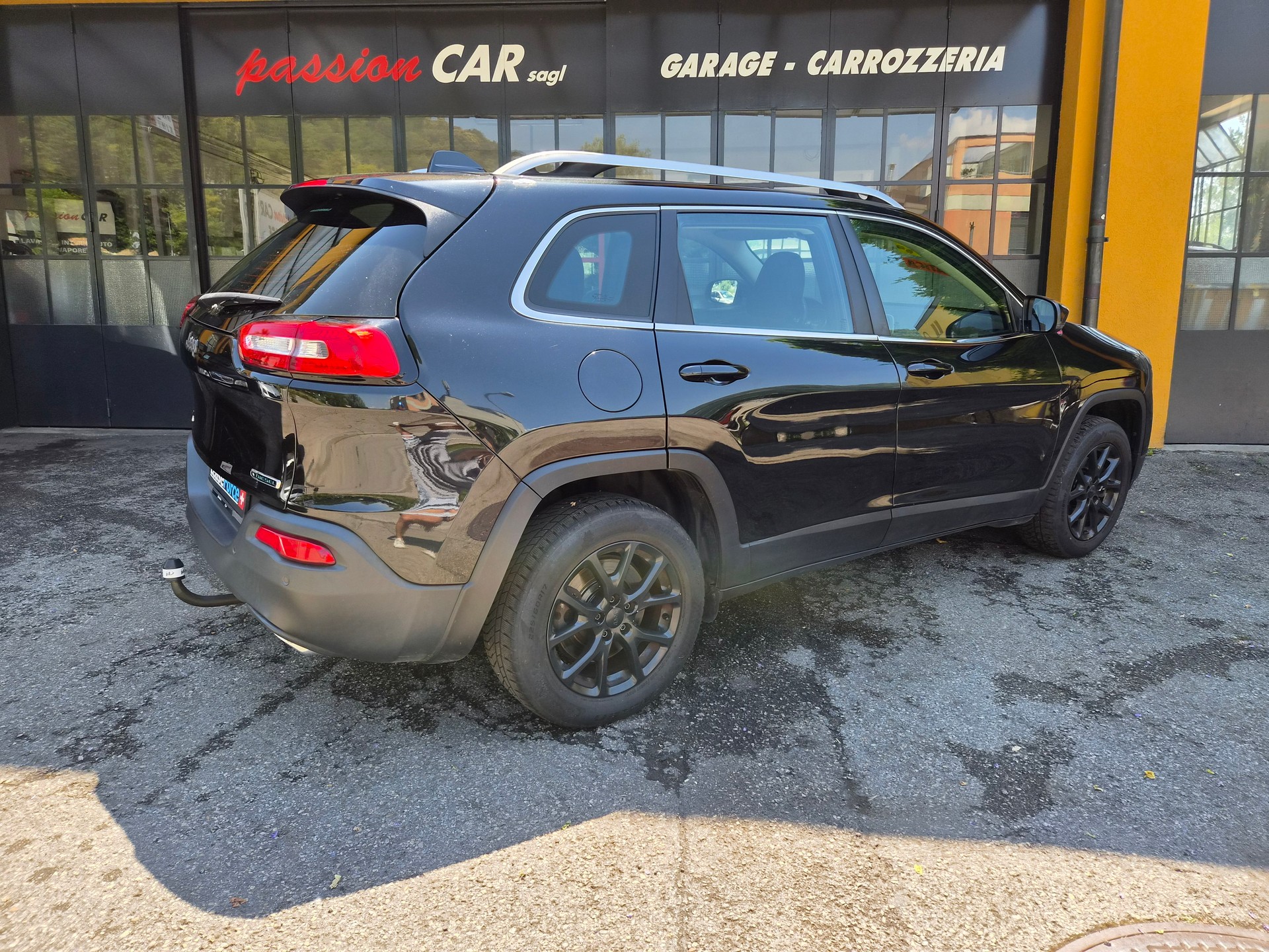 JEEP Cherokee 2.2TD Longitude AWD 9ATX-showroom-element-2