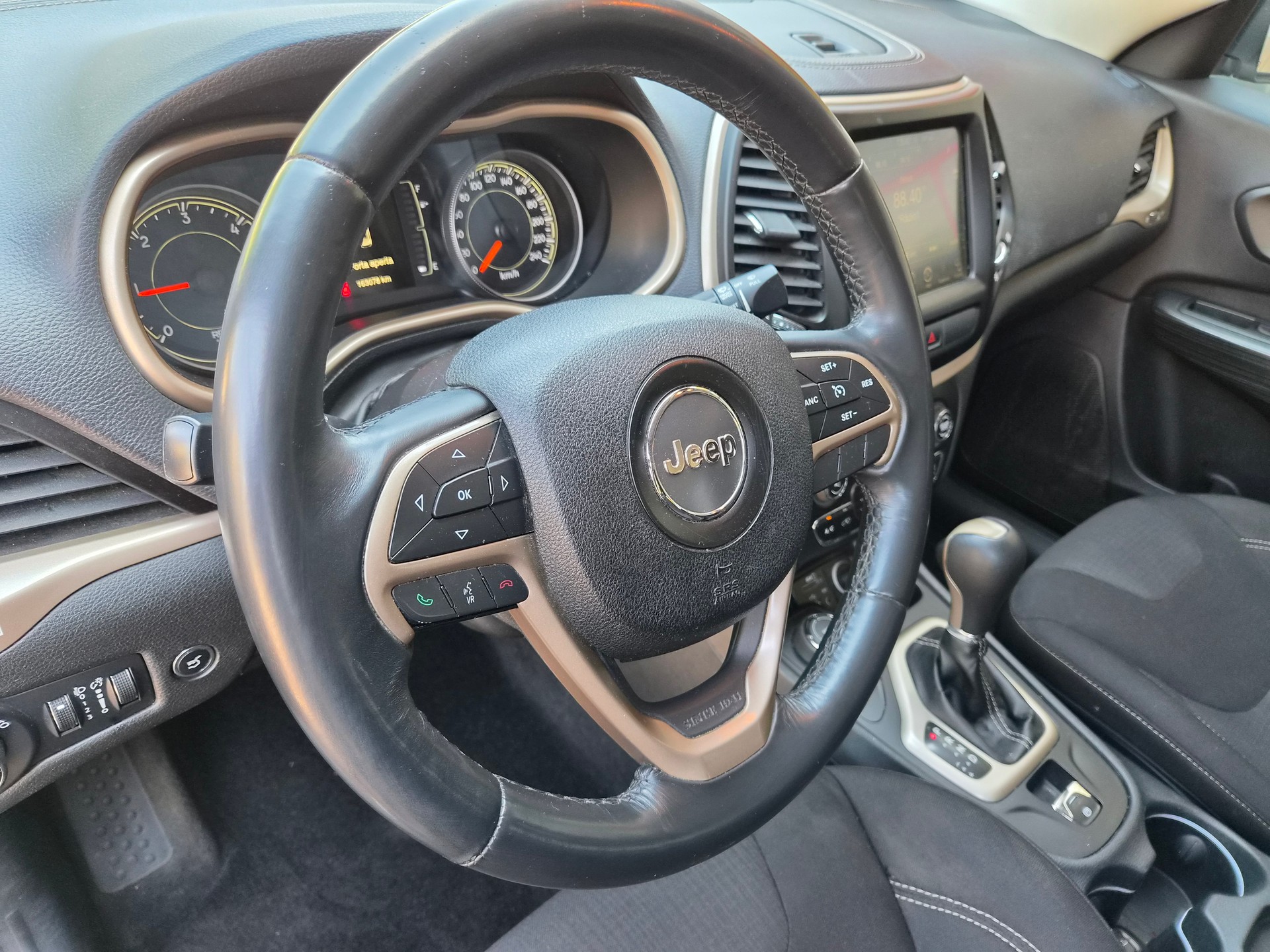 JEEP Cherokee 2.2TD Longitude AWD 9ATX-image-10