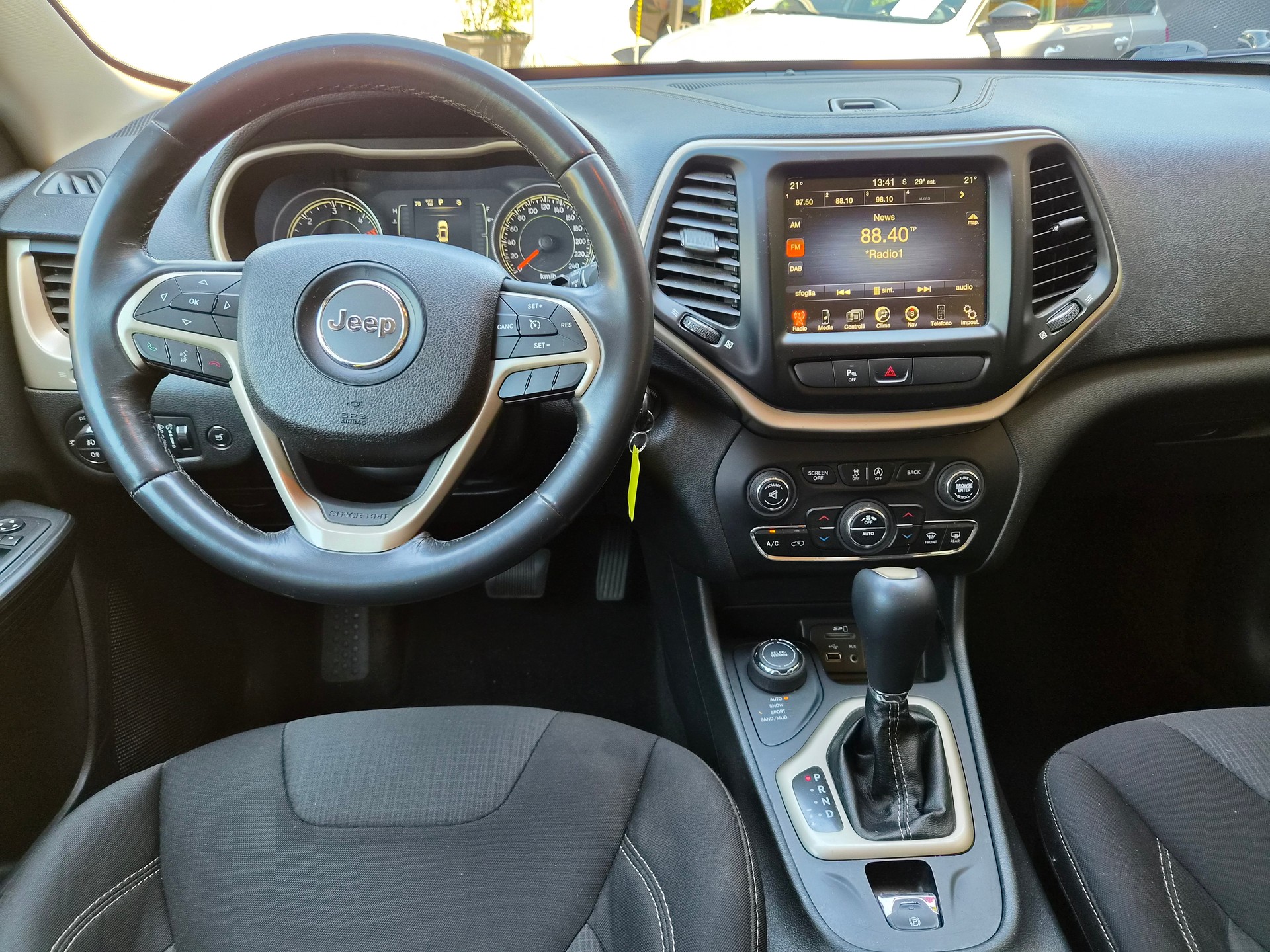 JEEP Cherokee 2.2TD Longitude AWD 9ATX-image-12