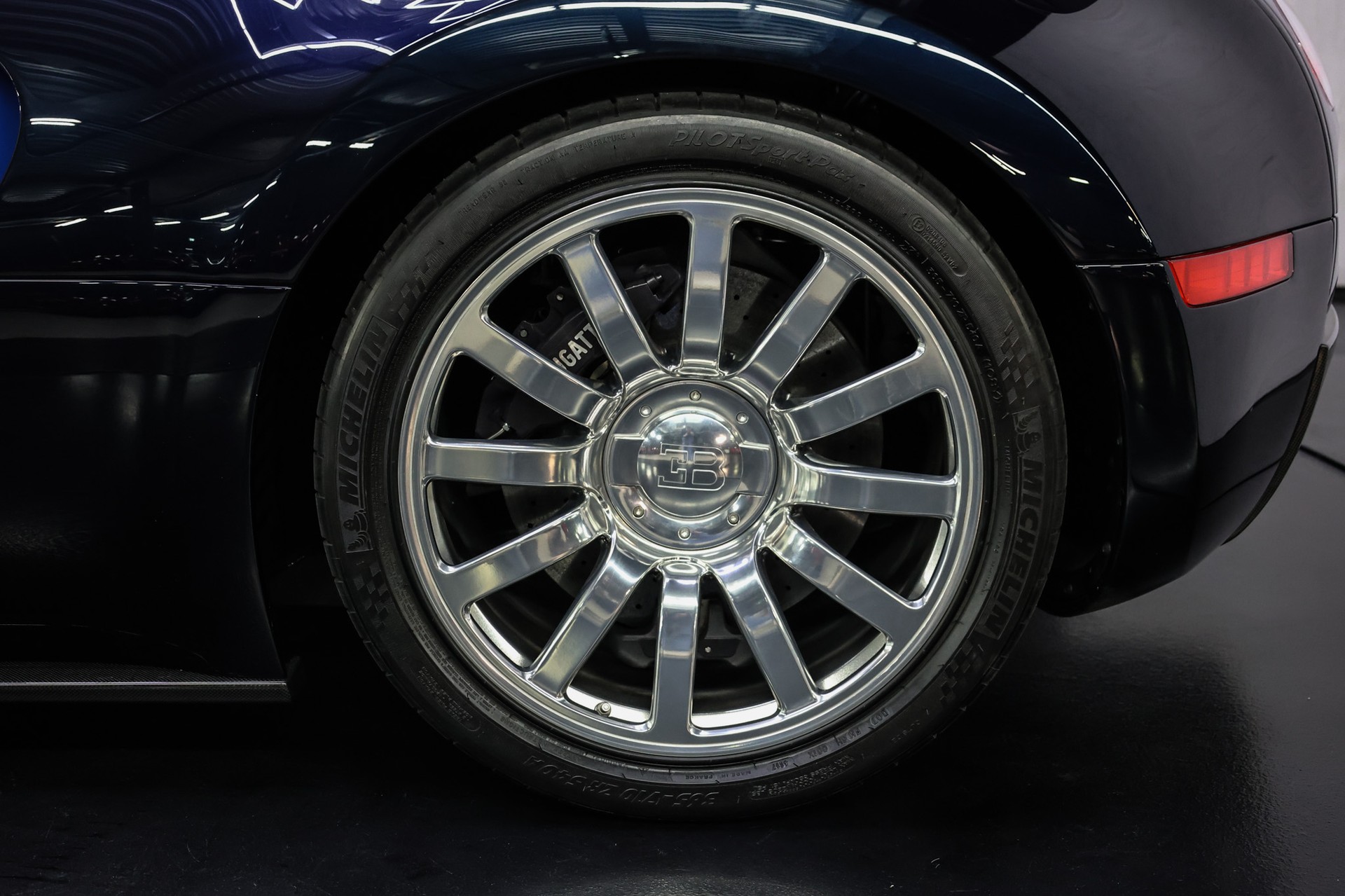BUGATTI Veyron 16.4-image-24