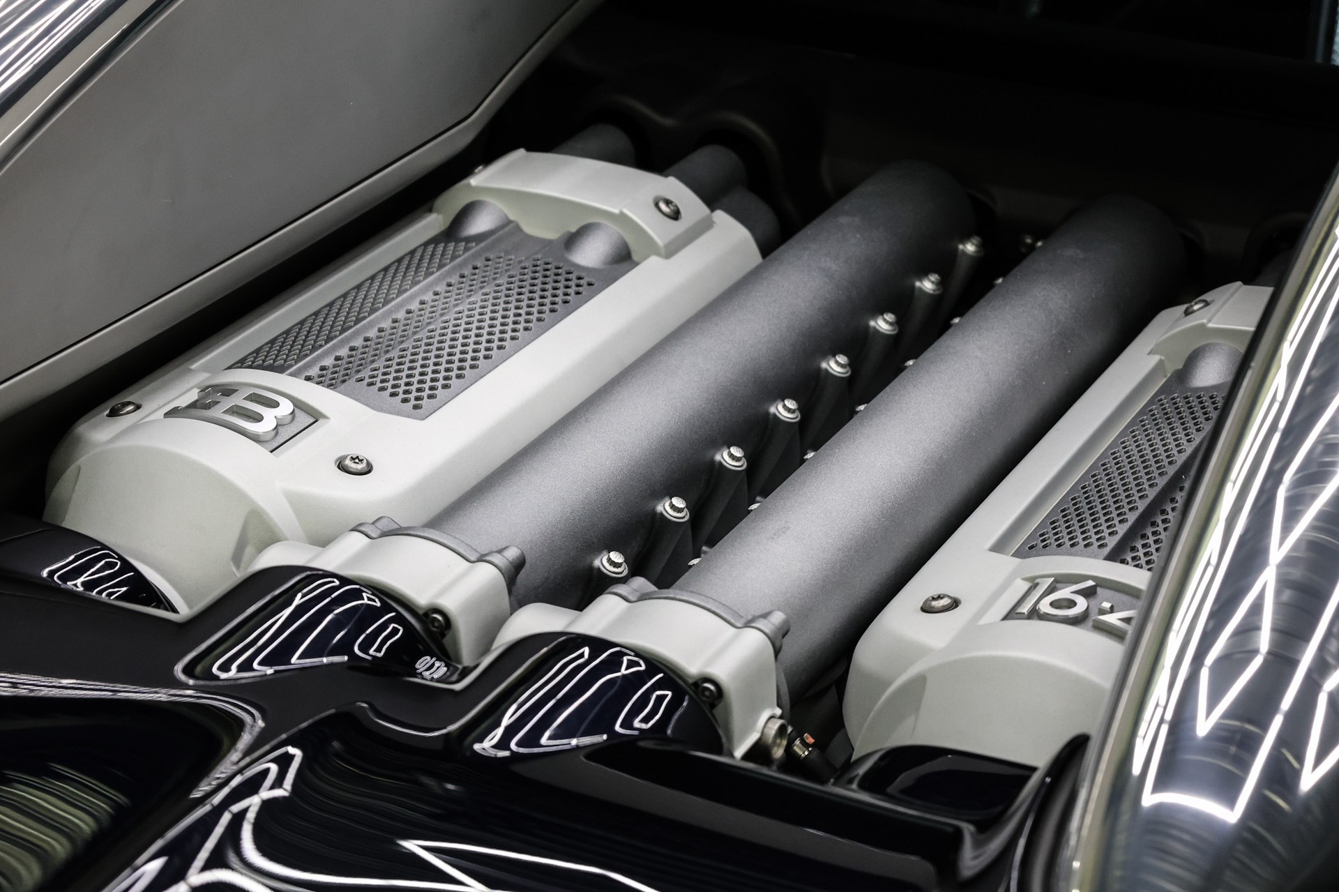 BUGATTI Veyron 16.4-image-27