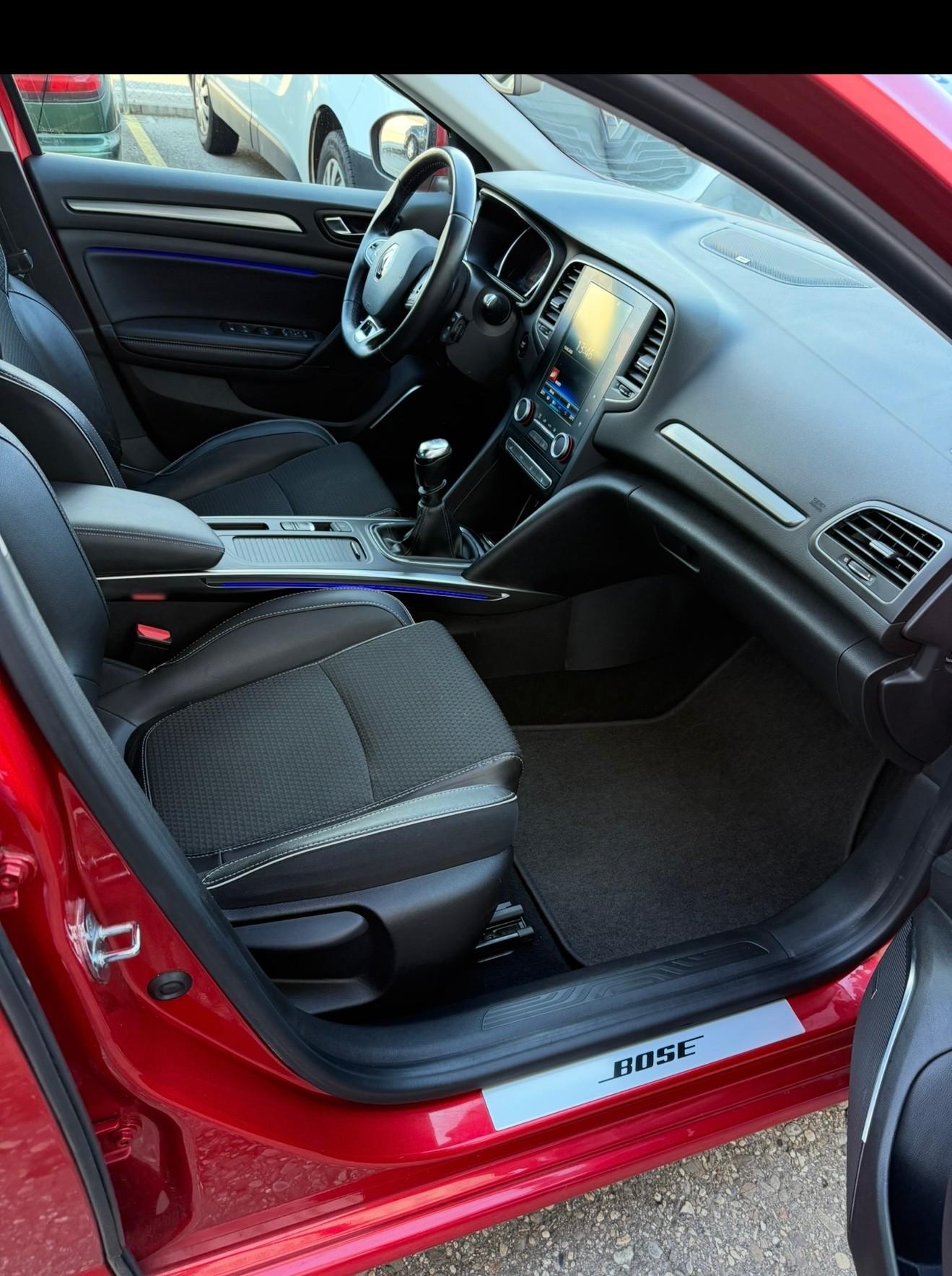 RENAULT Mégane 1.2 16V Turbo Bose-image-12