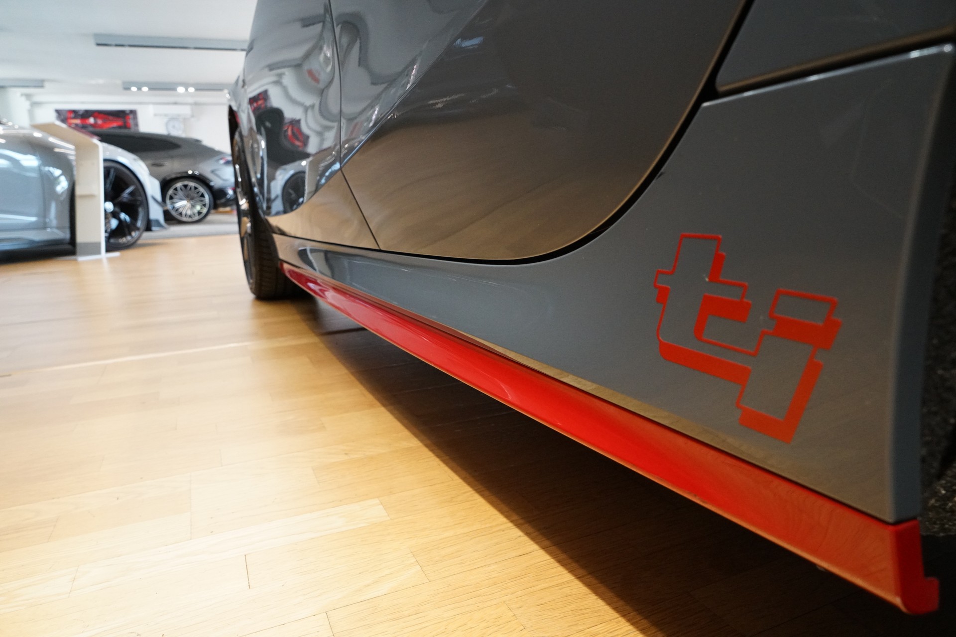 BMW 128ti M Sport Pro Steptronic Individual Lackierung-image-5