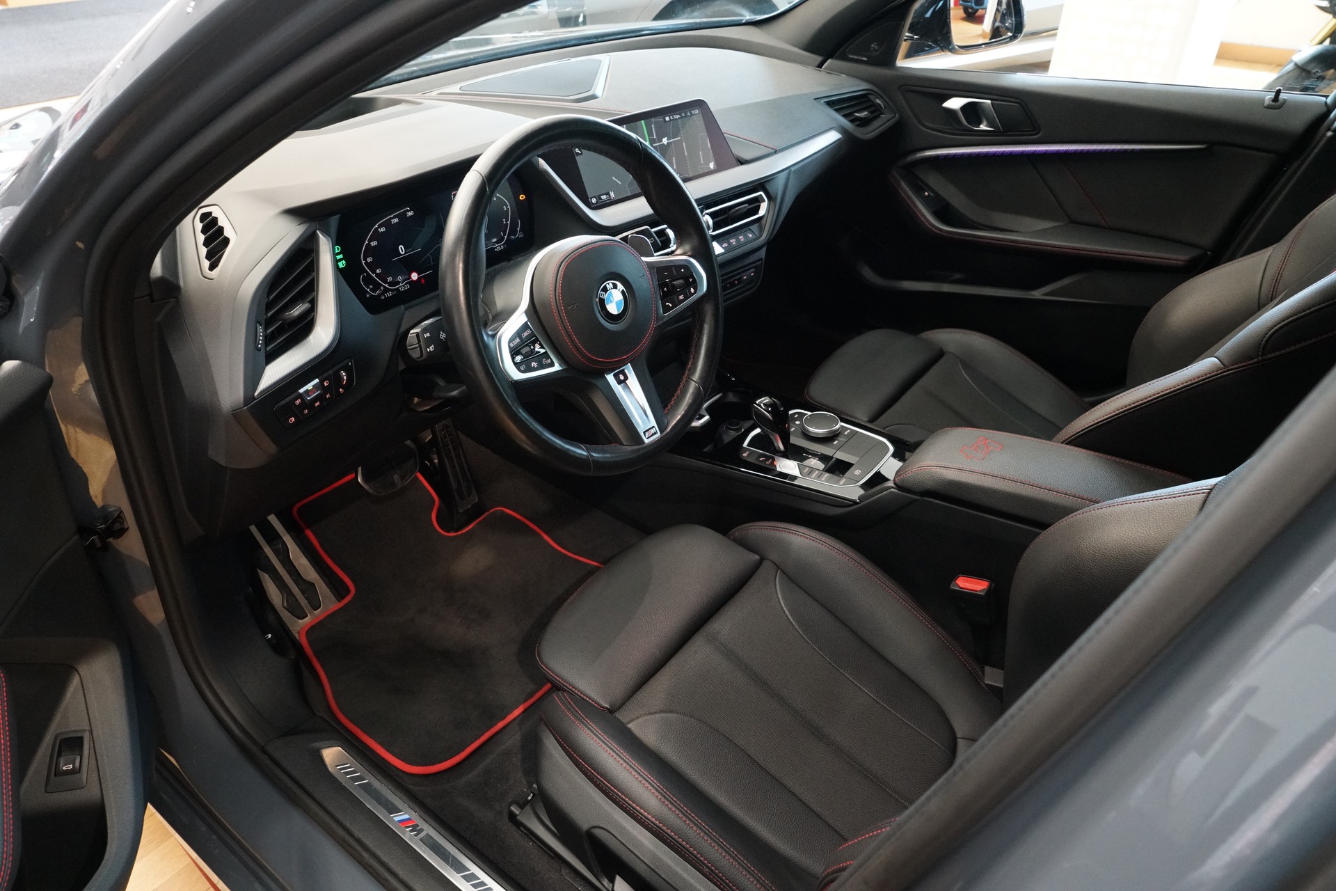 BMW 128ti M Sport Pro Steptronic Individual Lackierung-image-13