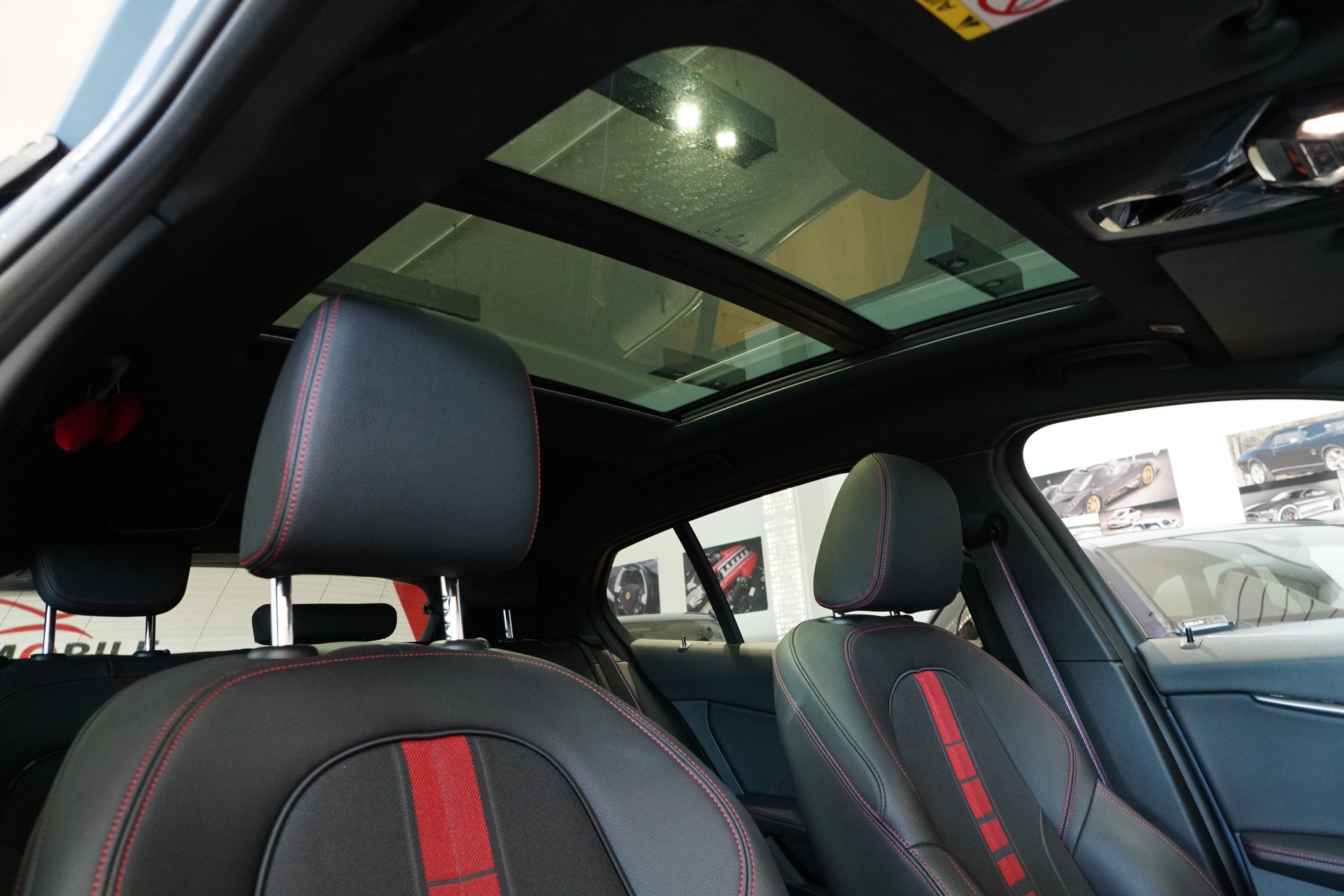 BMW 128ti M Sport Pro Steptronic Individual Lackierung-image-16