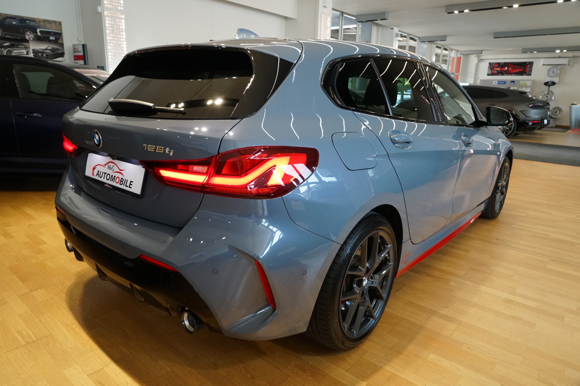 BMW 128ti M Sport Pro Steptronic Individual Lackierung-image-8