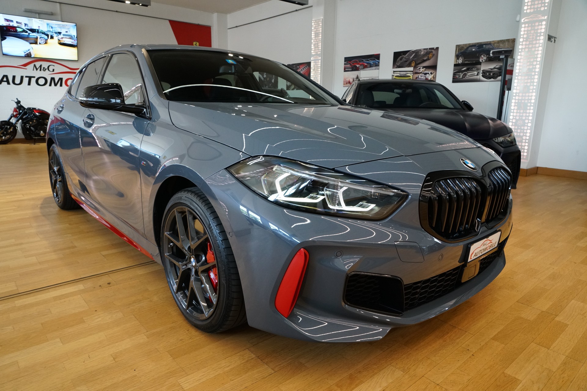 BMW 128ti M Sport Pro Steptronic Individual Lackierung-showroom-element-2