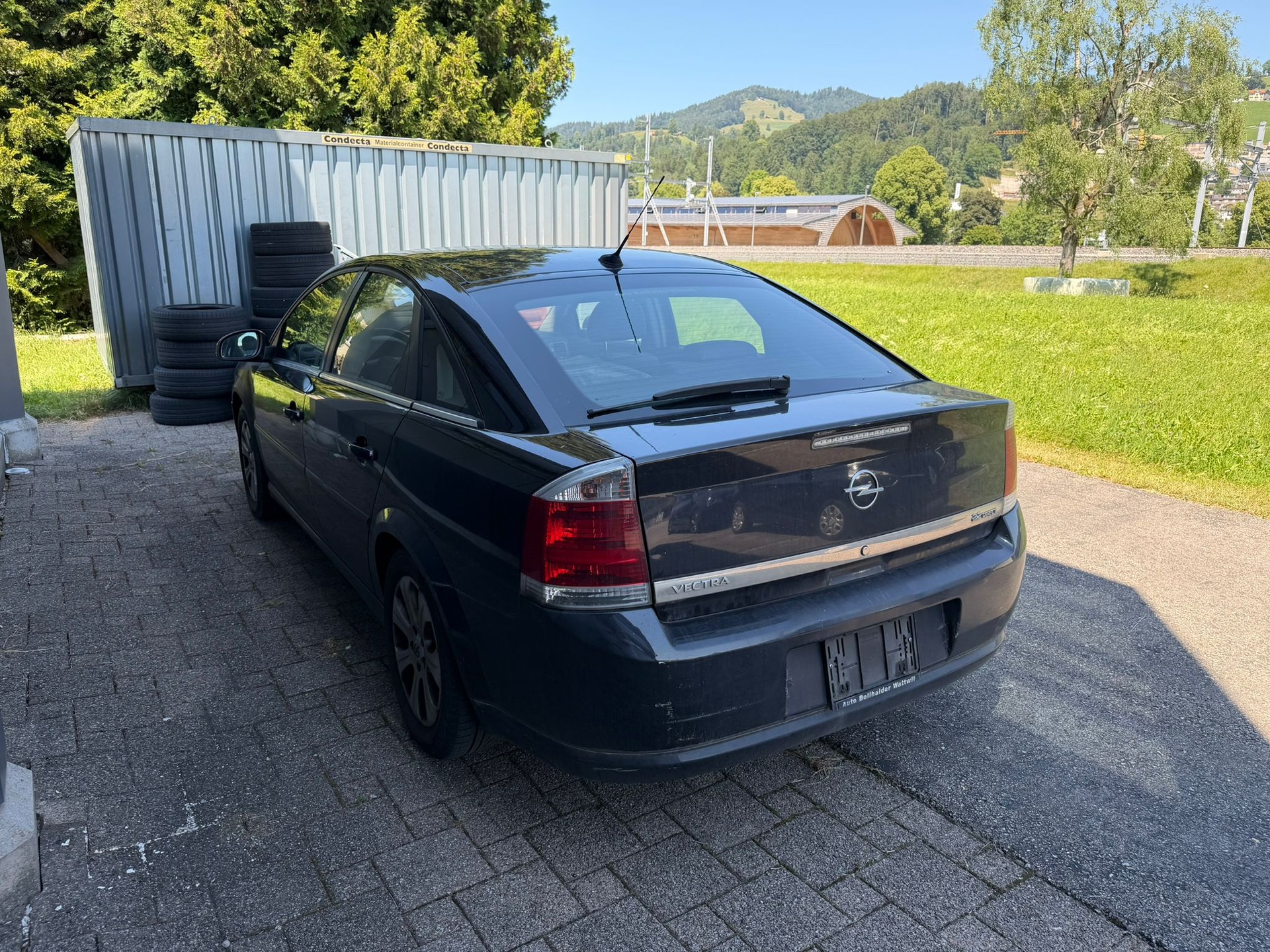 OPEL Vectra 2.2 Diamond *CH-Fahrzeug**Ab Platz**Motor&Getriebe i.O*-showroom-element-3