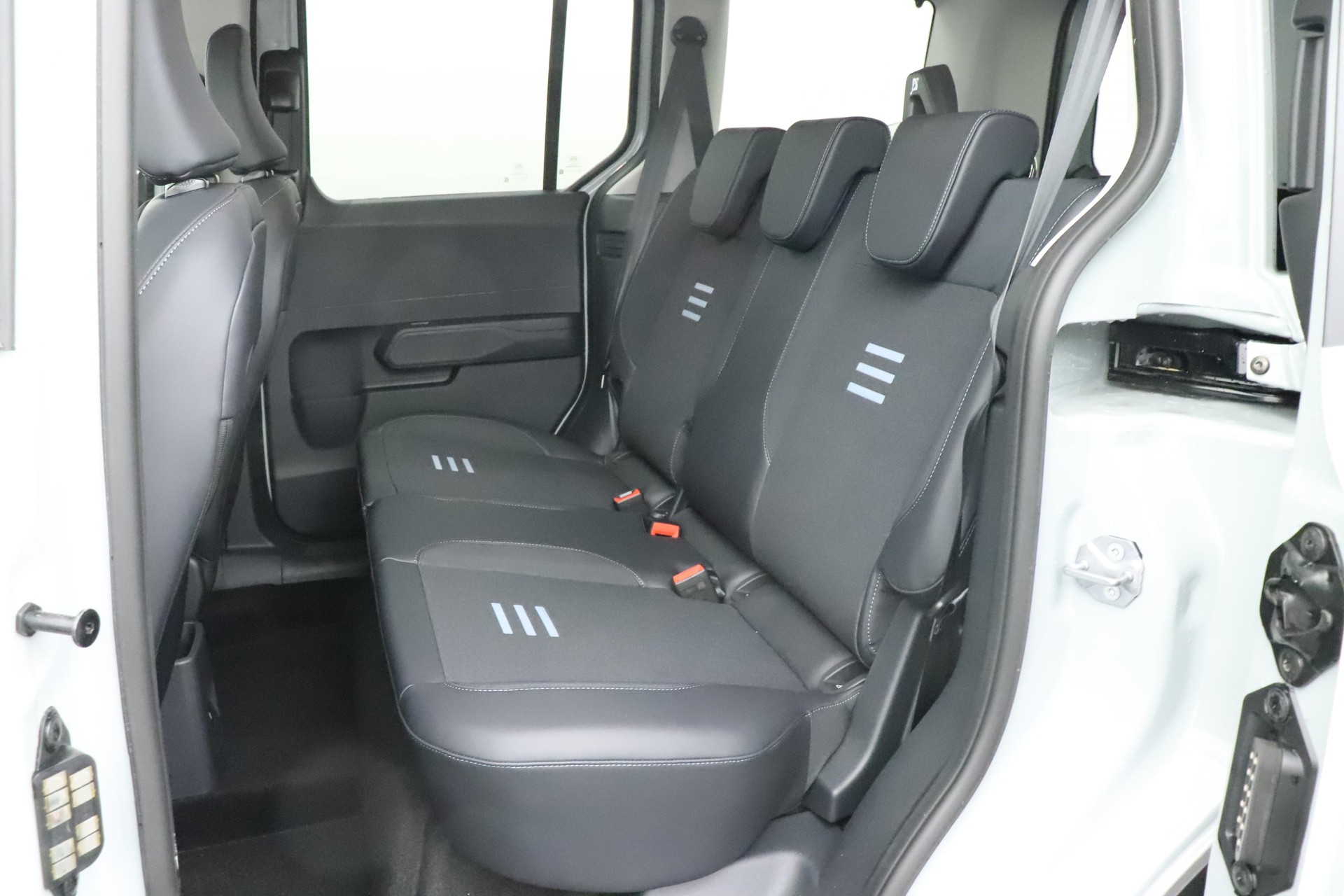 FORD Tourneo Courier 1.0 EcoBoost Active-image-7