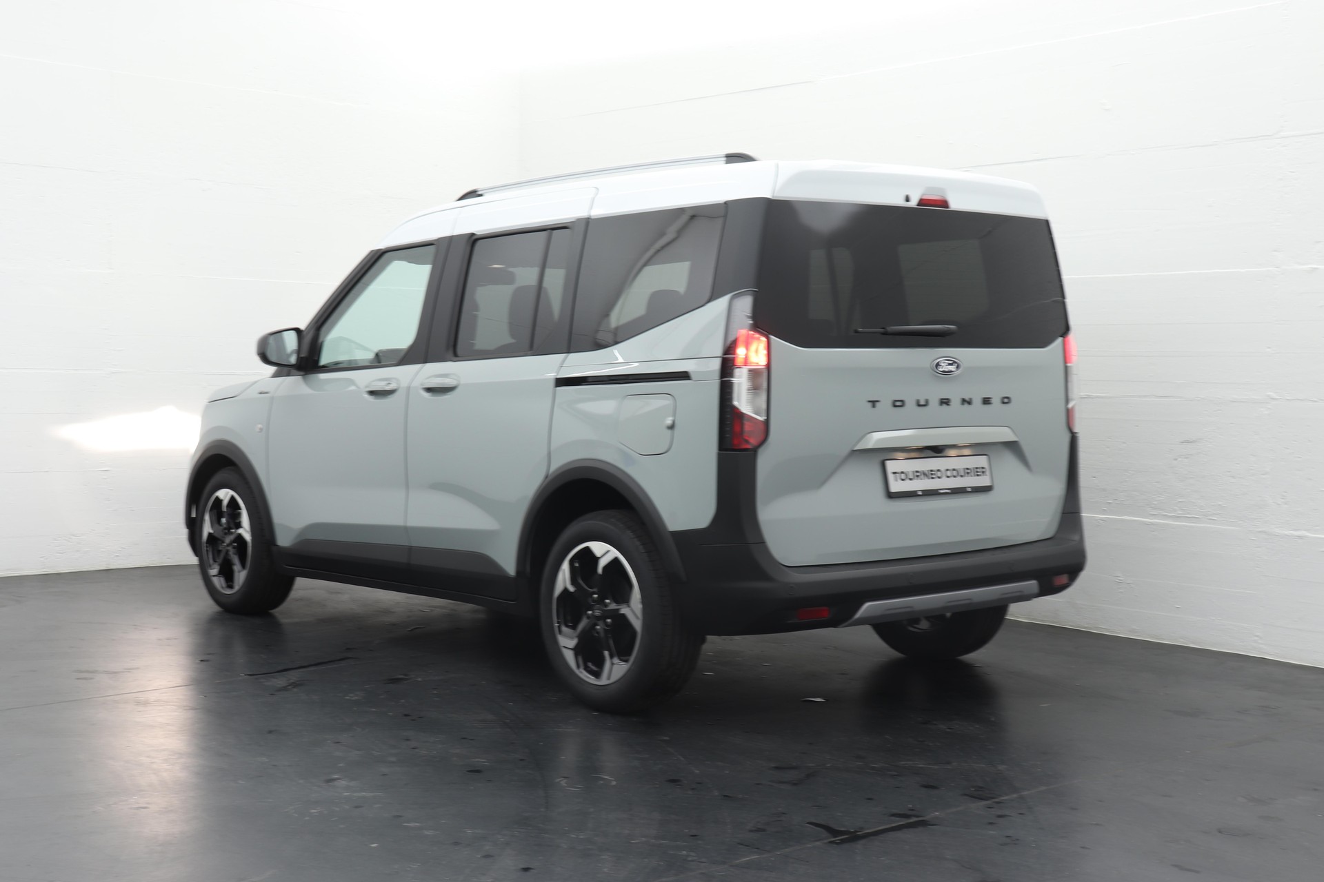 FORD Tourneo Courier 1.0 EcoBoost Active-image-6