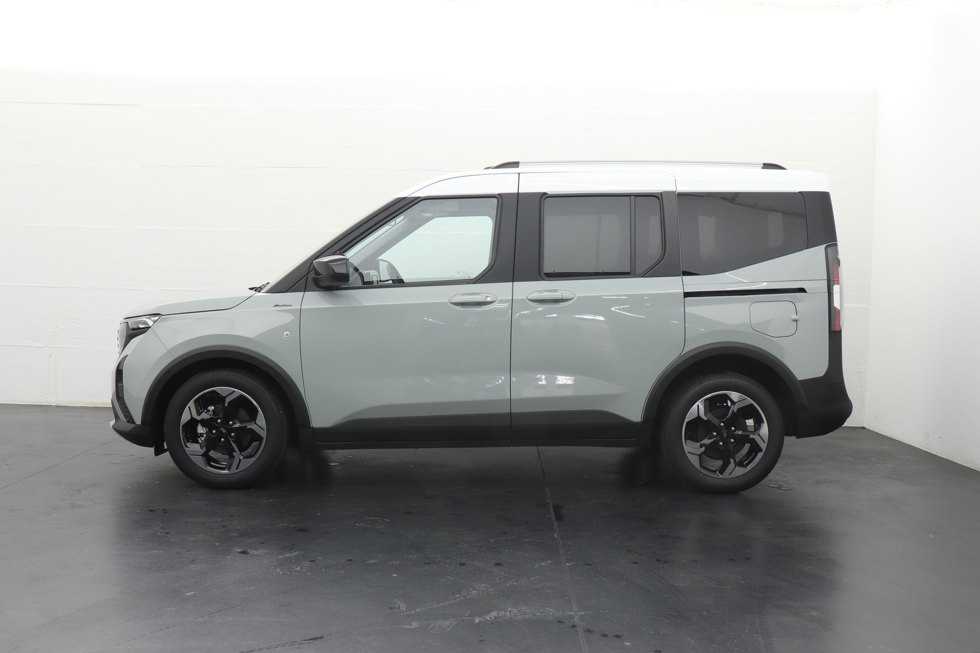 FORD Tourneo Courier 1.0 EcoBoost Active-showroom-element-3