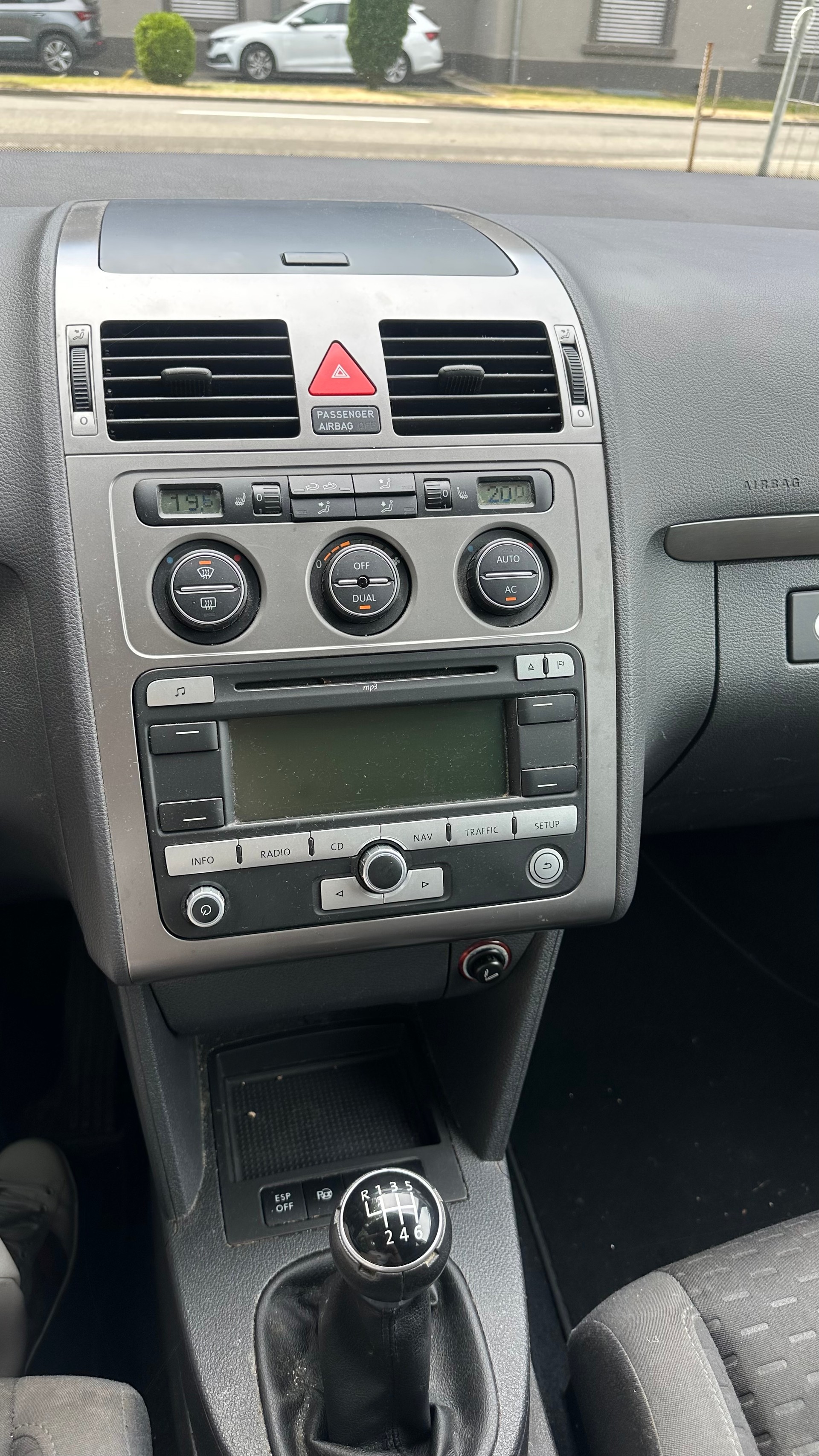 VW Touran 1.4 TSI Trendline-image-9